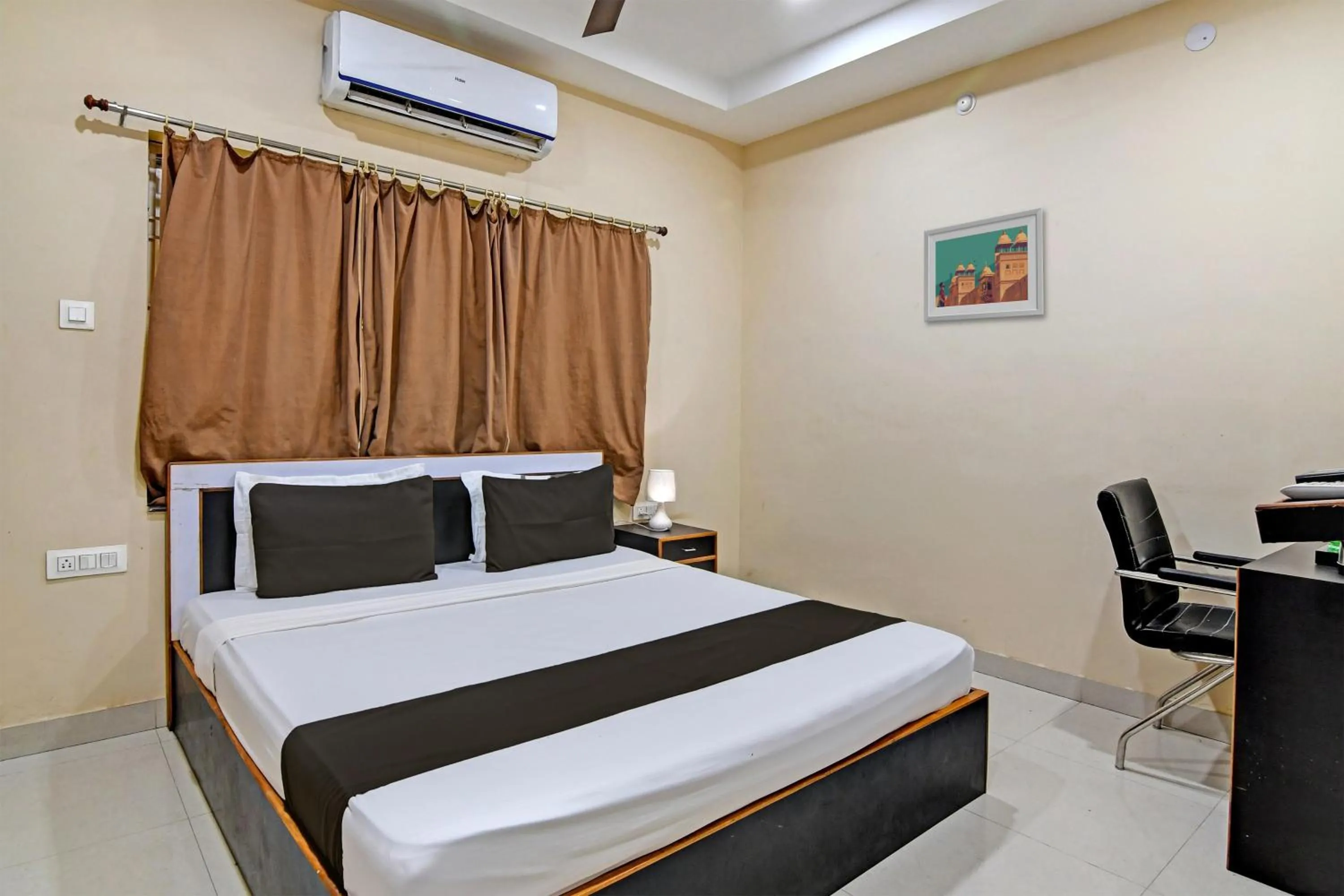 Bedroom, Bed in Archie Oasis