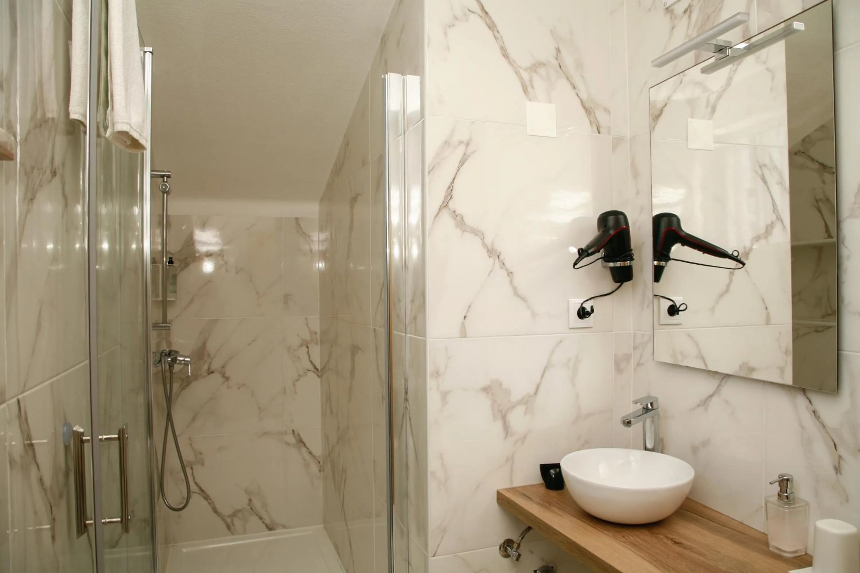 Bathroom in Nova Delpa AL