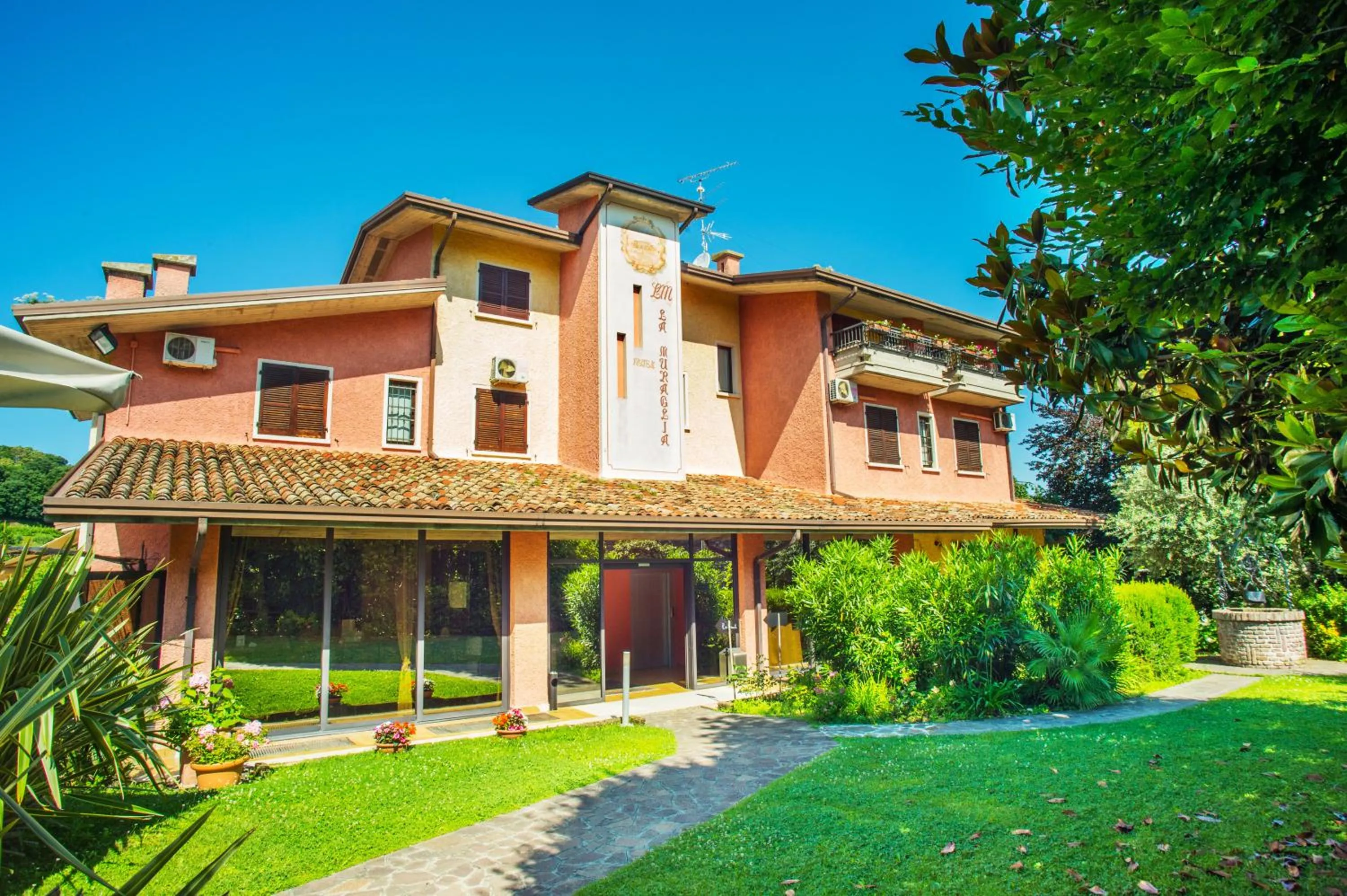 Property building in Hotel Il Castello