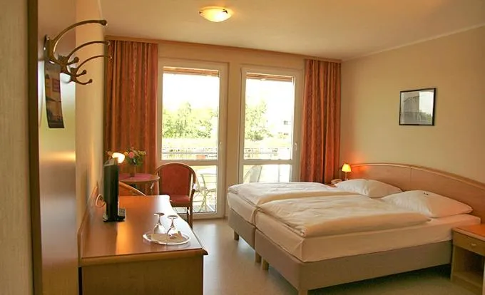 Photo of the whole room, Bed in Hotel zur Brücke