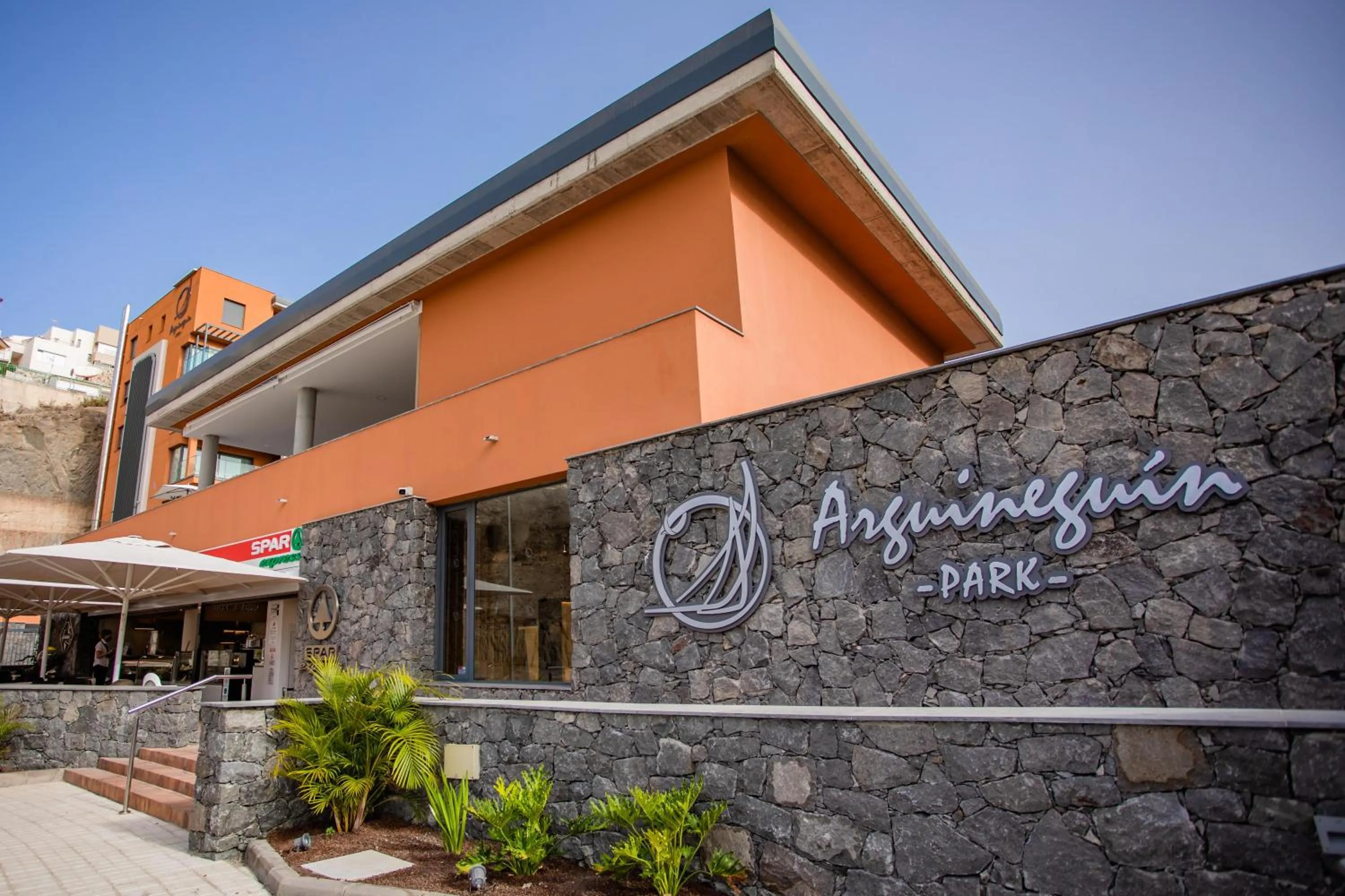 Property building in Arguineguín Park By Servatur VV