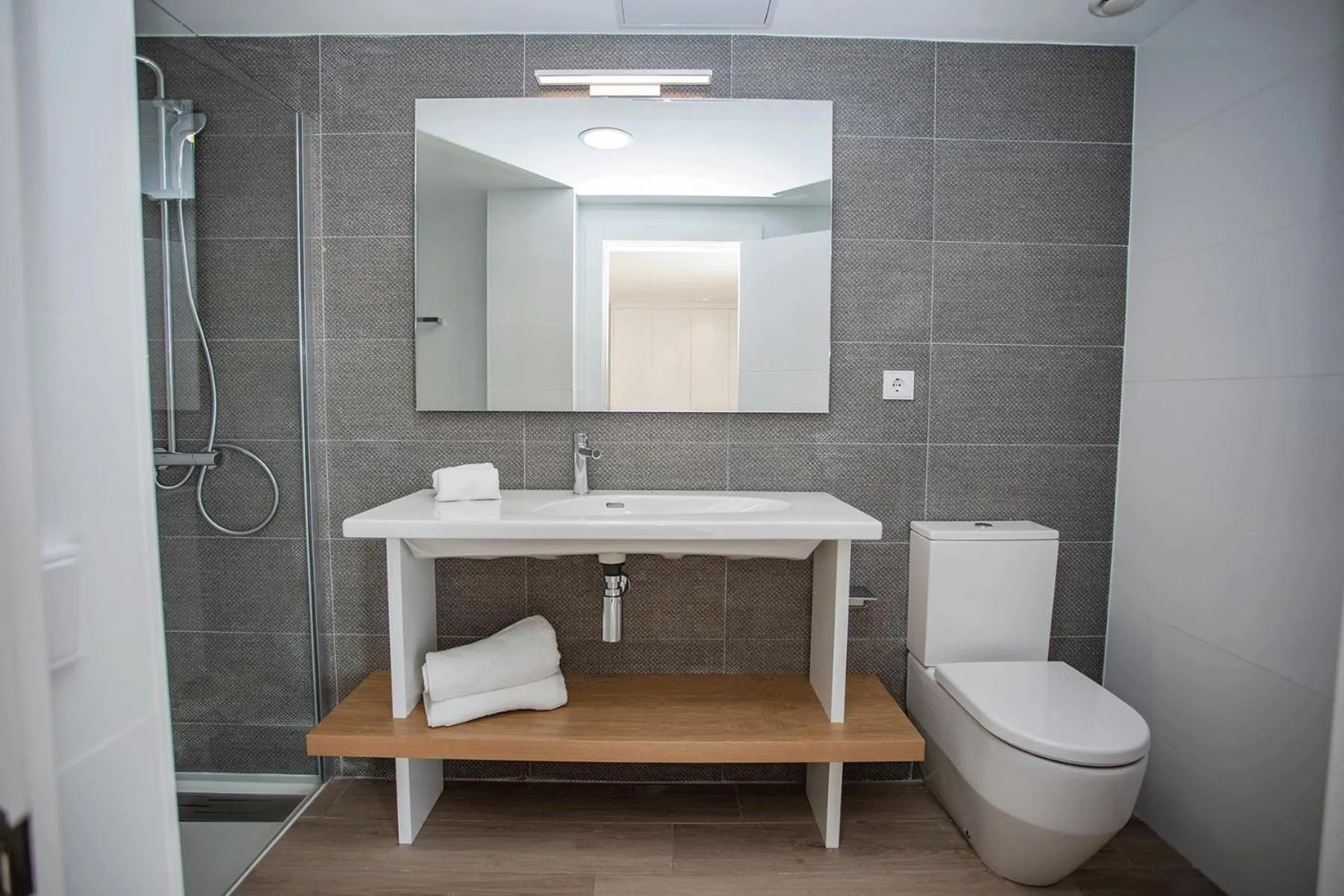 Bathroom in Arguineguín Park By Servatur VV