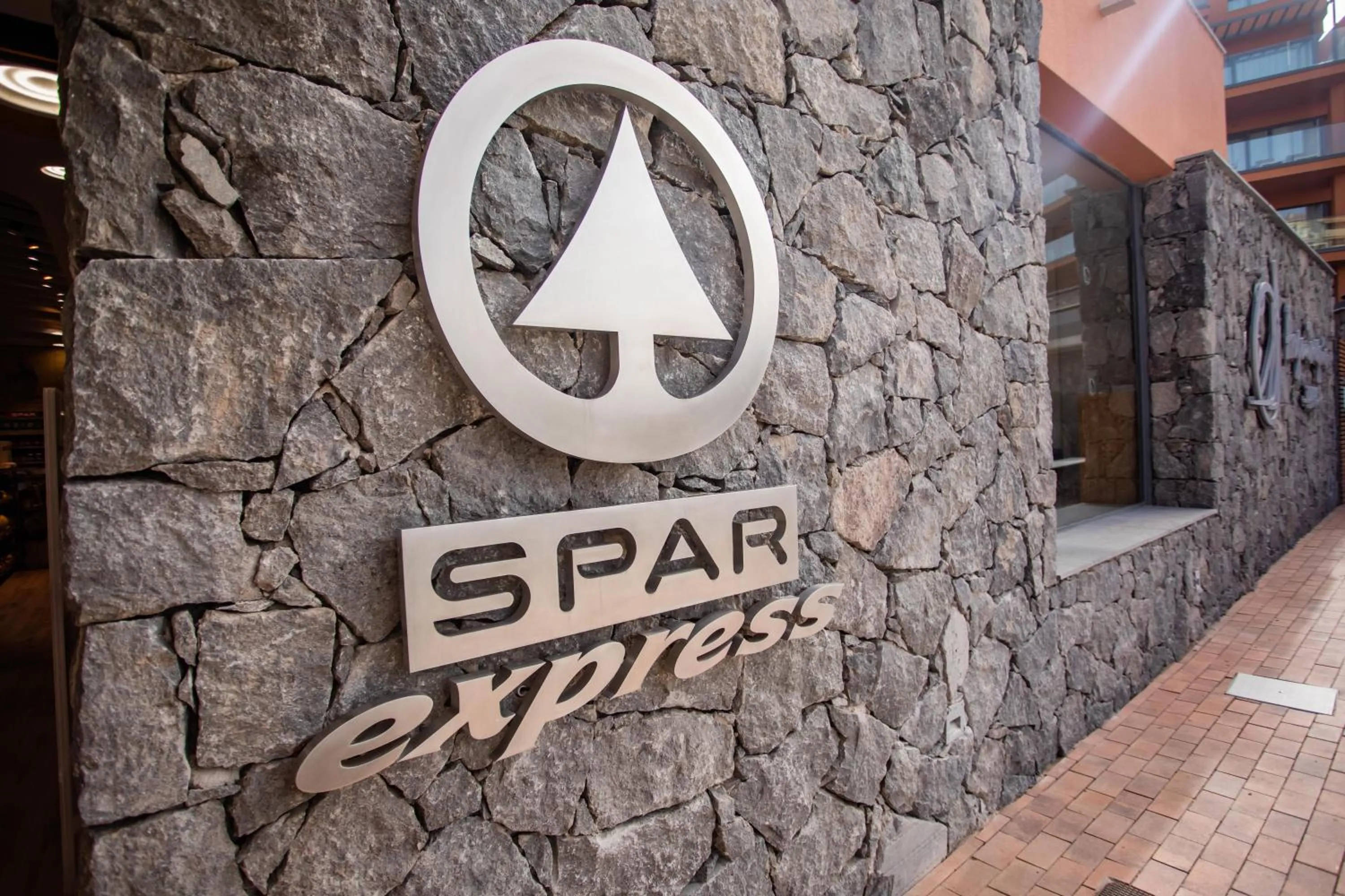 Shopping Area in Arguineguín Park By Servatur VV