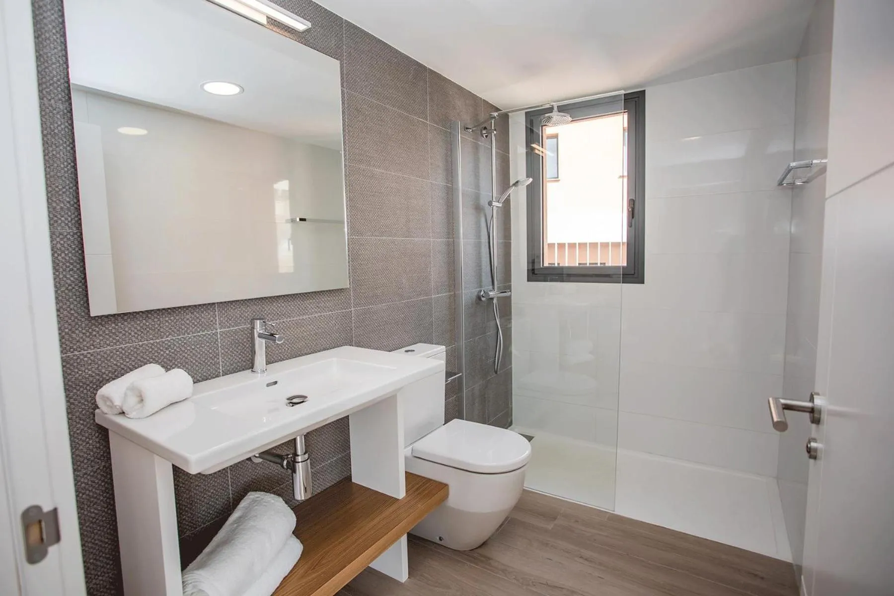 Bathroom in Arguineguín Park By Servatur VV