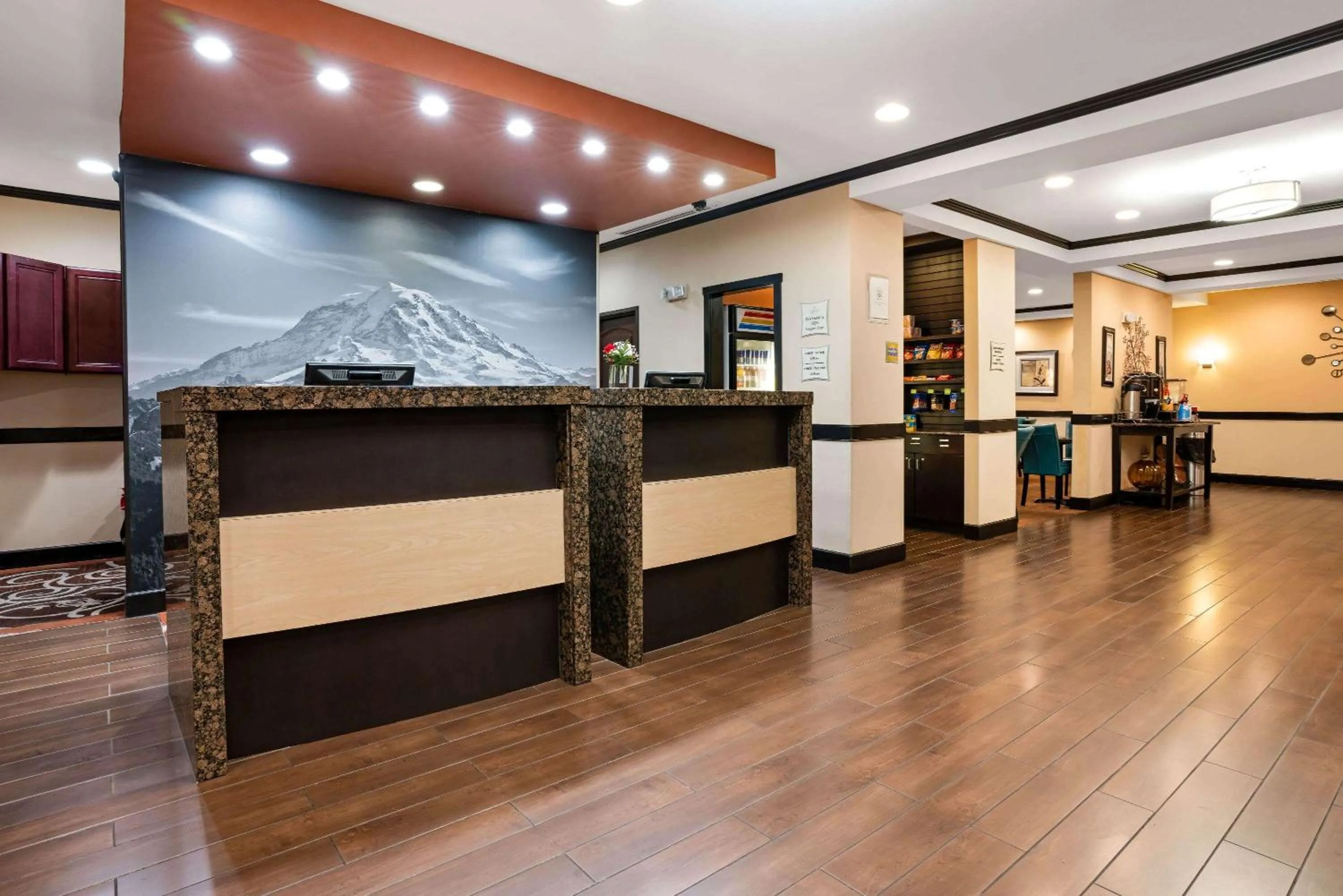 Lobby or reception in La Quinta by Wyndham Auburn
