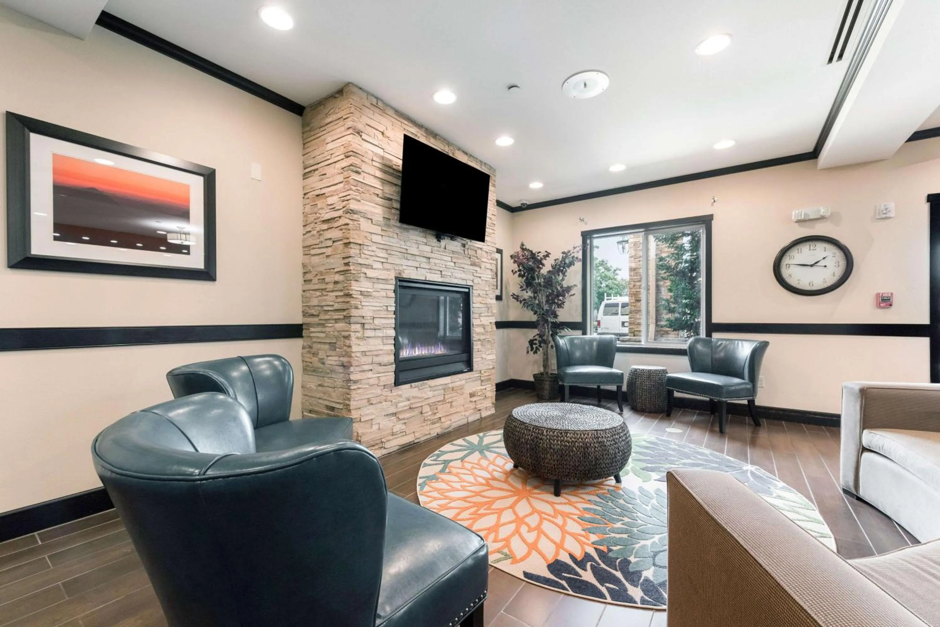 Seating area in La Quinta by Wyndham Auburn