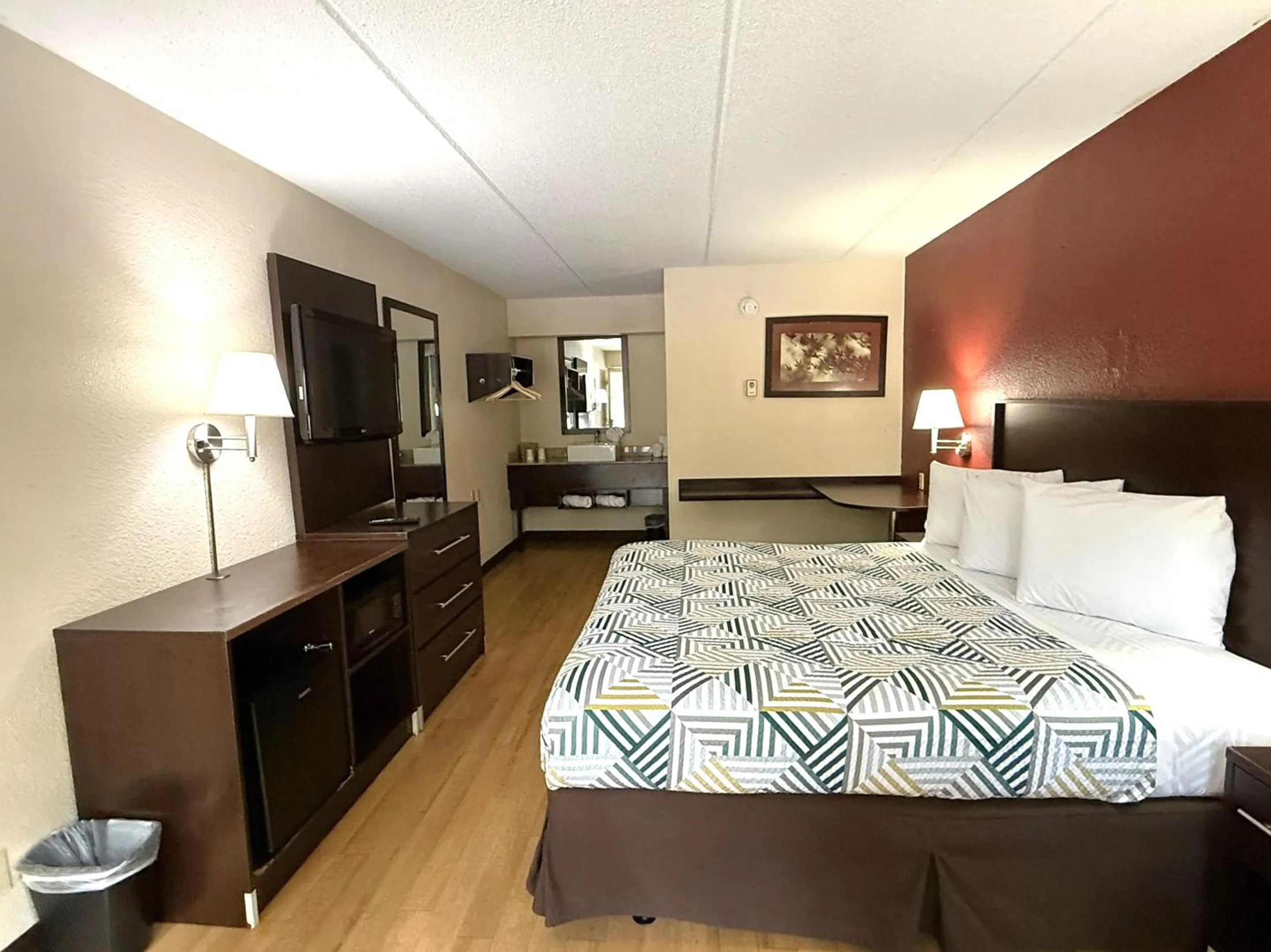 Bed in Motel 6 Smyrna, GA