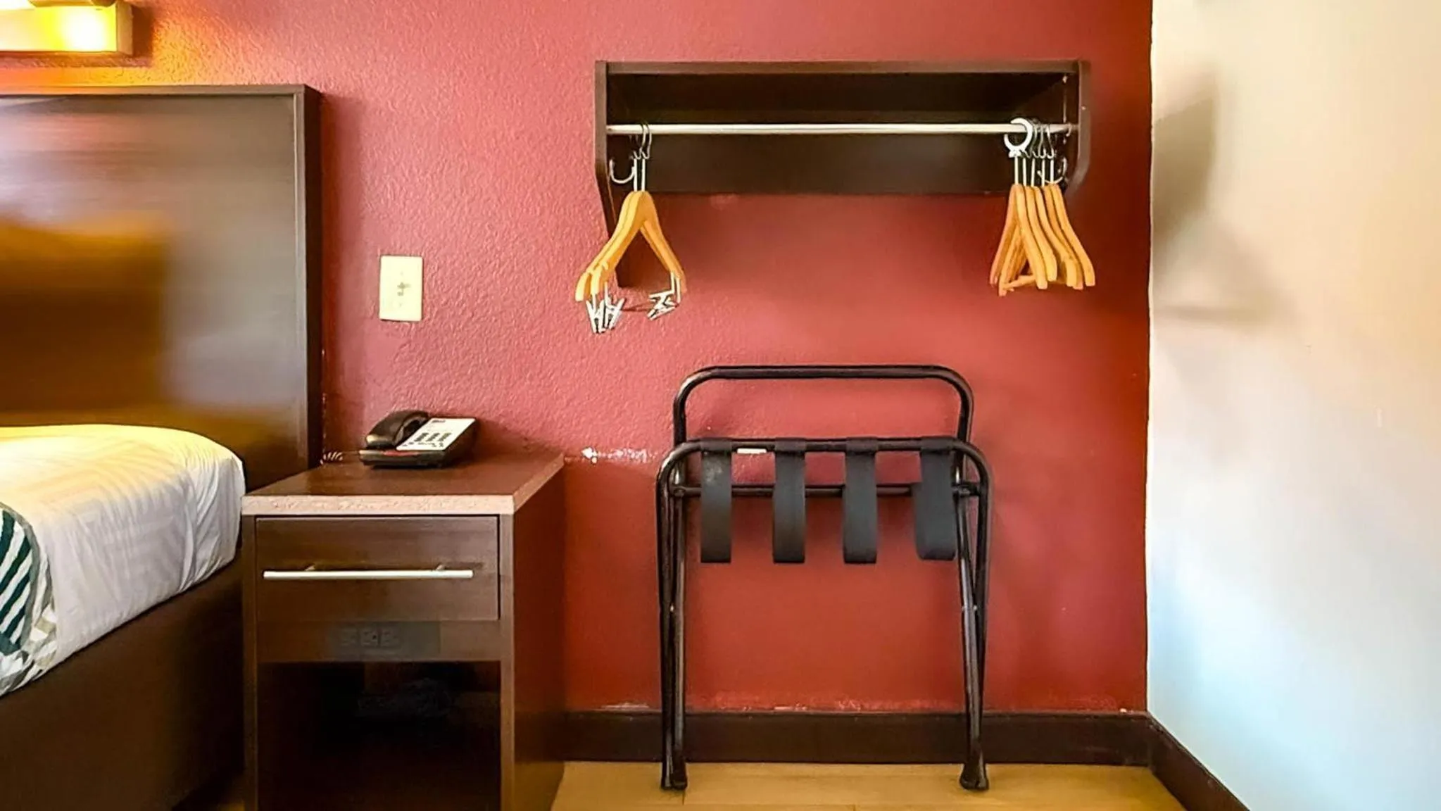 Bedroom, Bed in Motel 6 Smyrna, GA