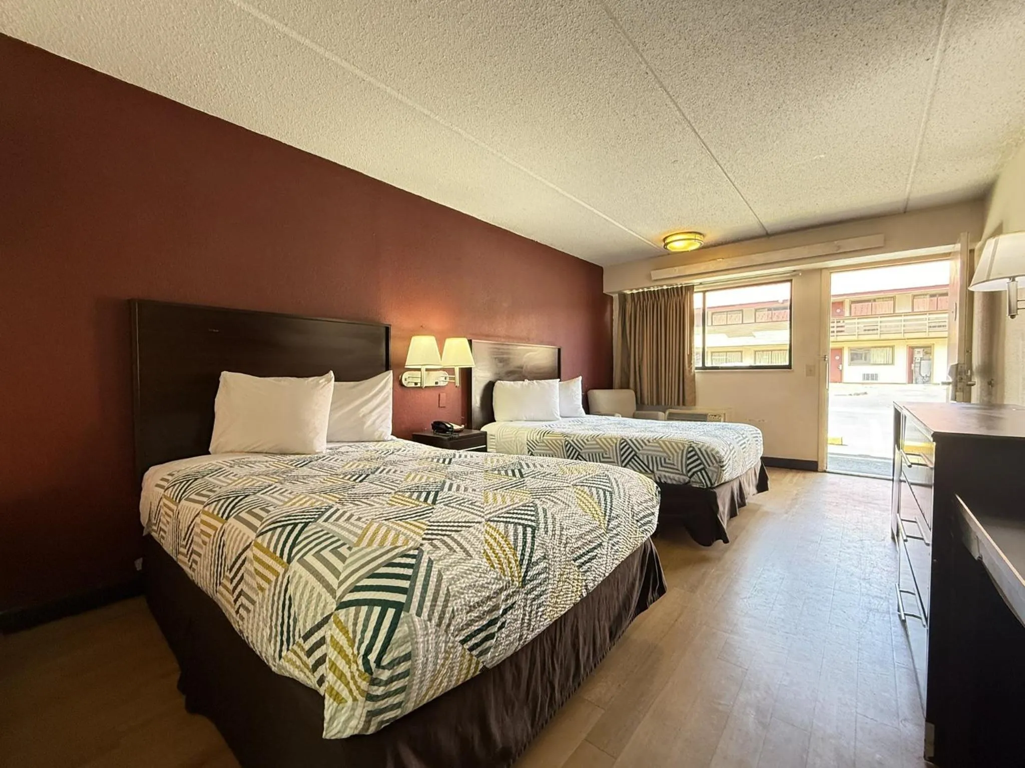 Bed in Motel 6 Smyrna, GA