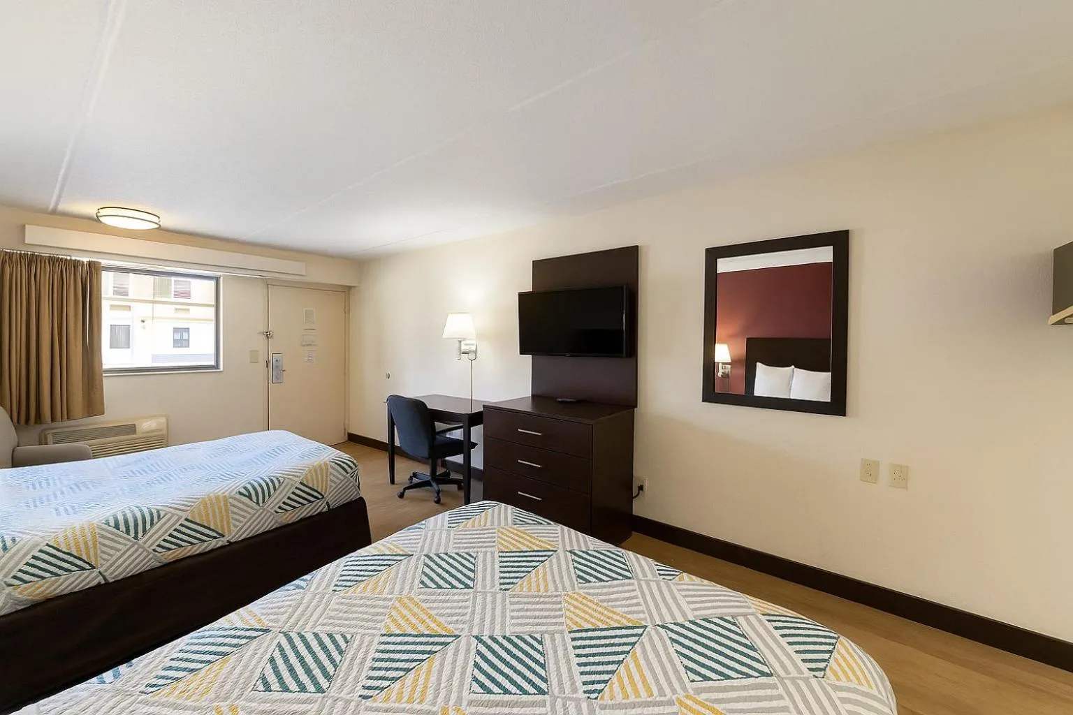 Bed in Motel 6 Smyrna, GA