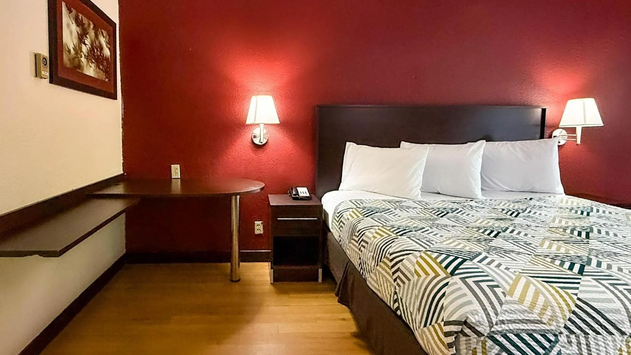 Bedroom, Bed in Motel 6 Smyrna, GA