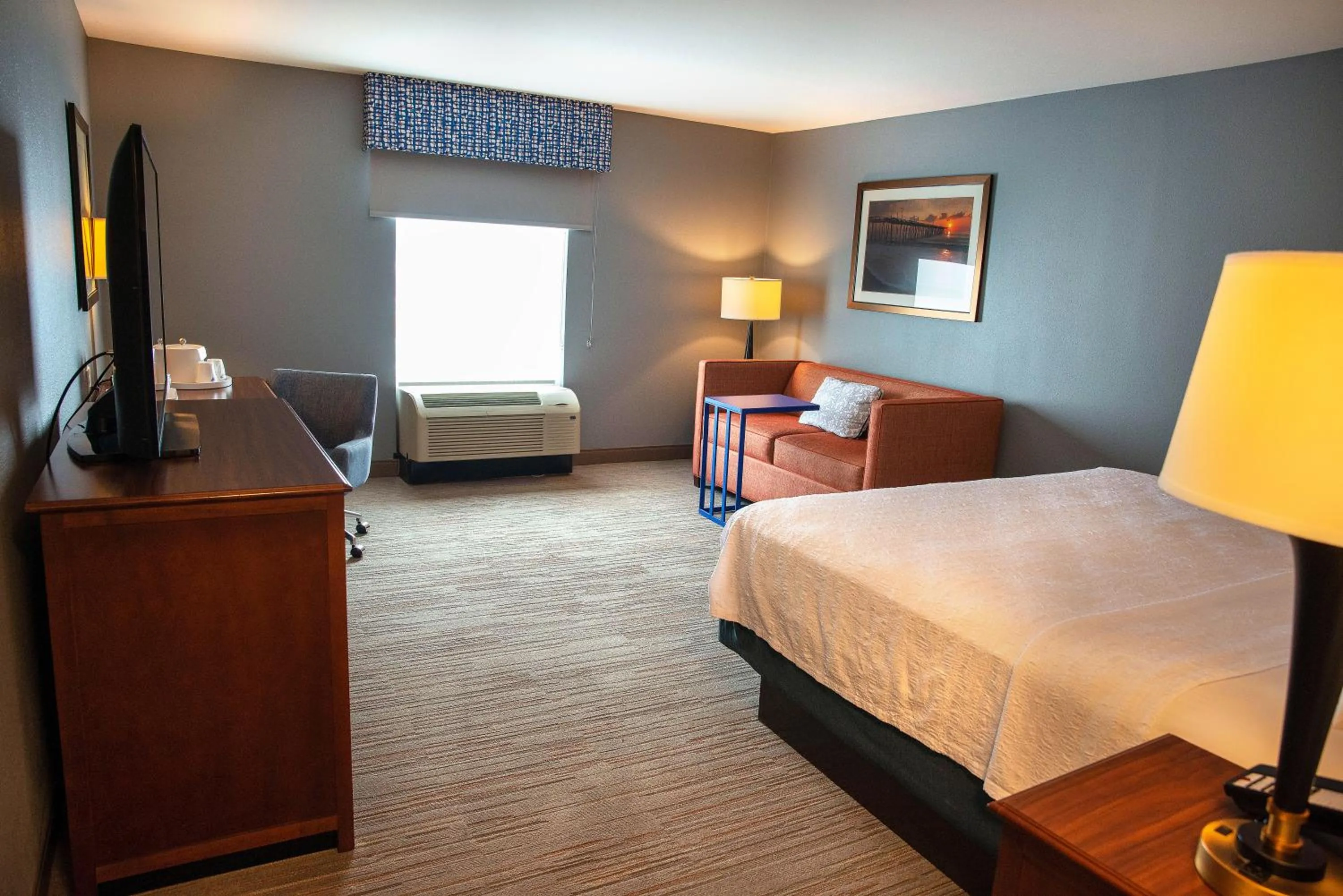 hair dresser, Bed in Hampton Inn & Suites Jacksonville