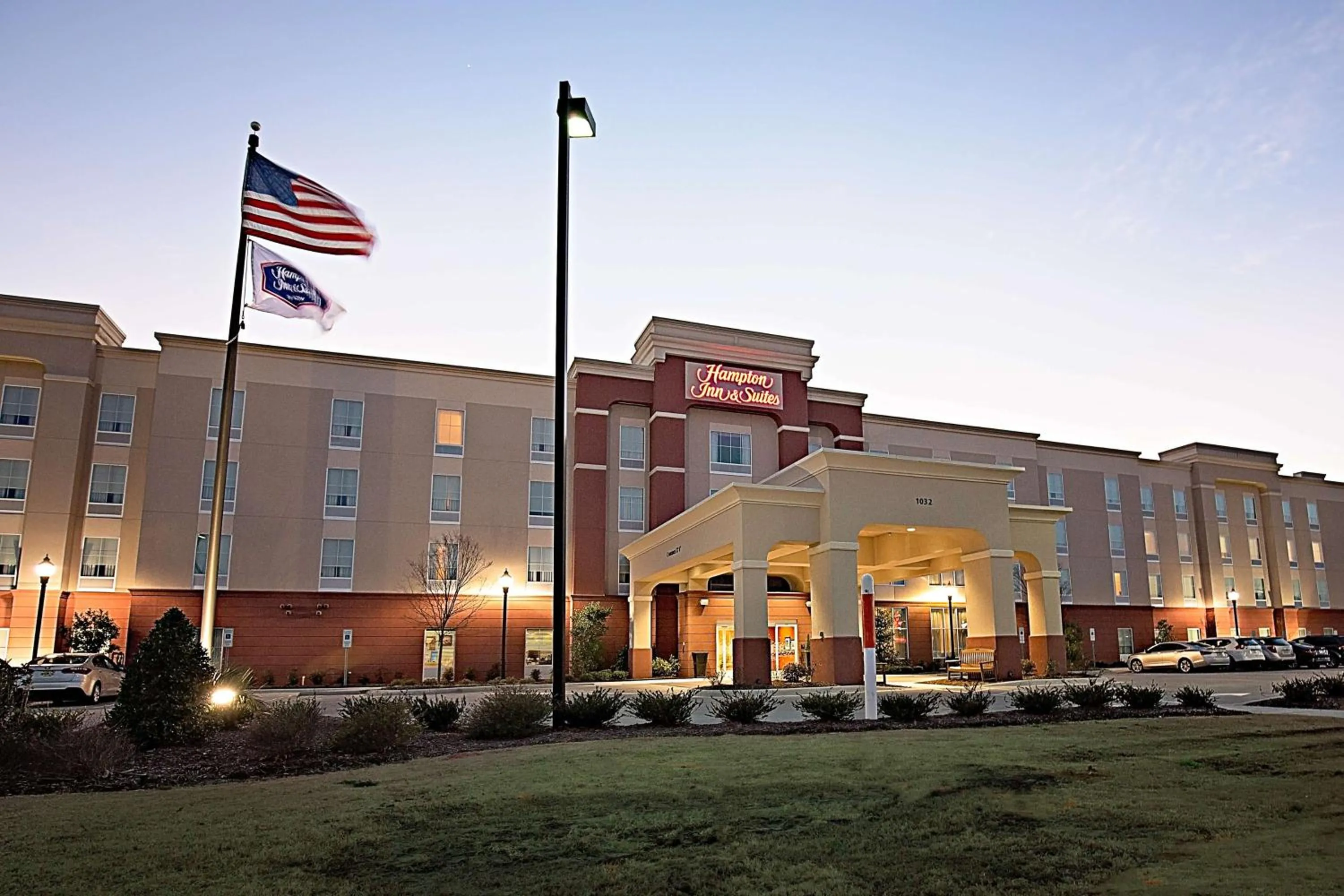 Property building in Hampton Inn & Suites Jacksonville