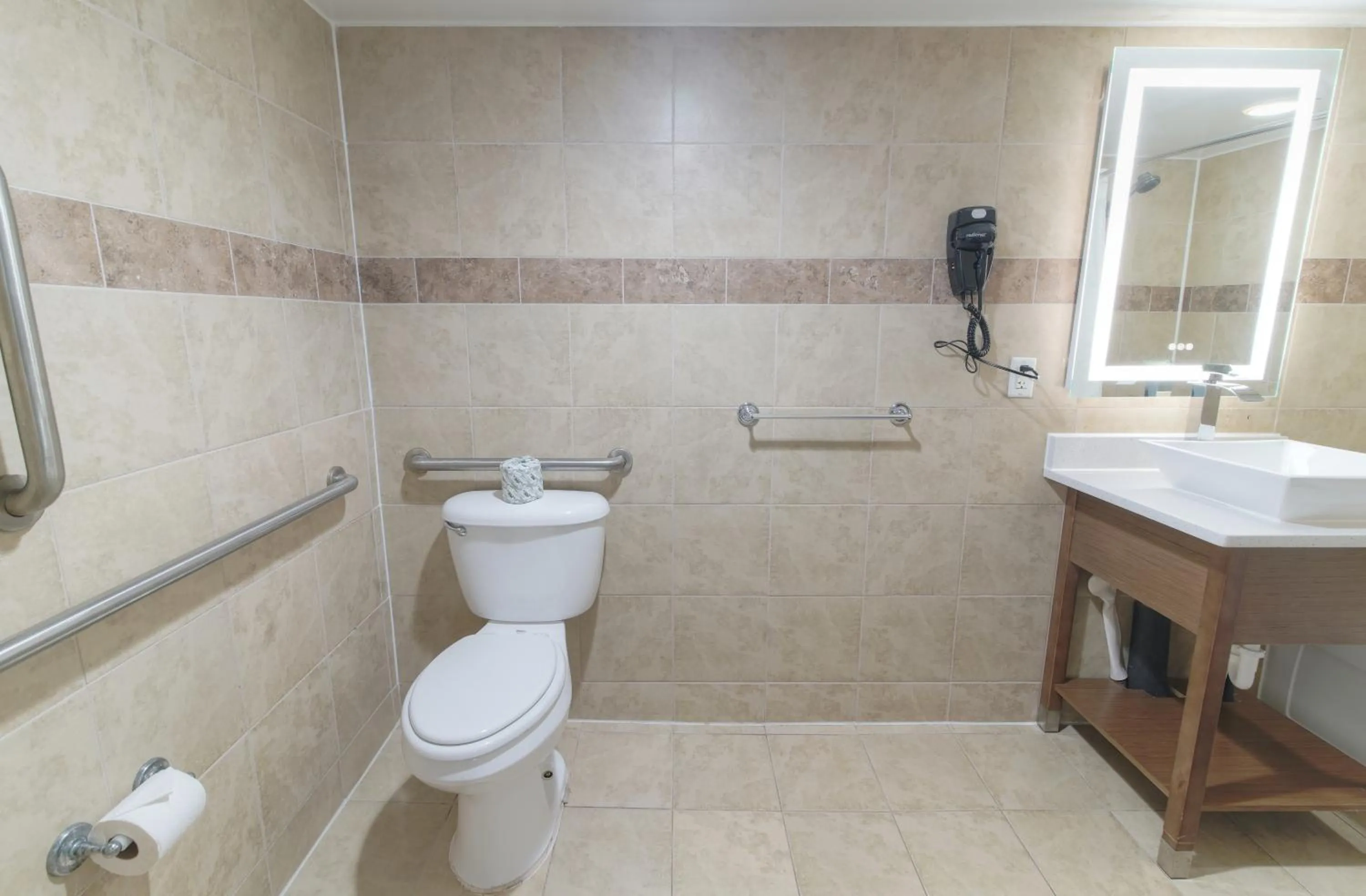 Bathroom in Oceans 2700