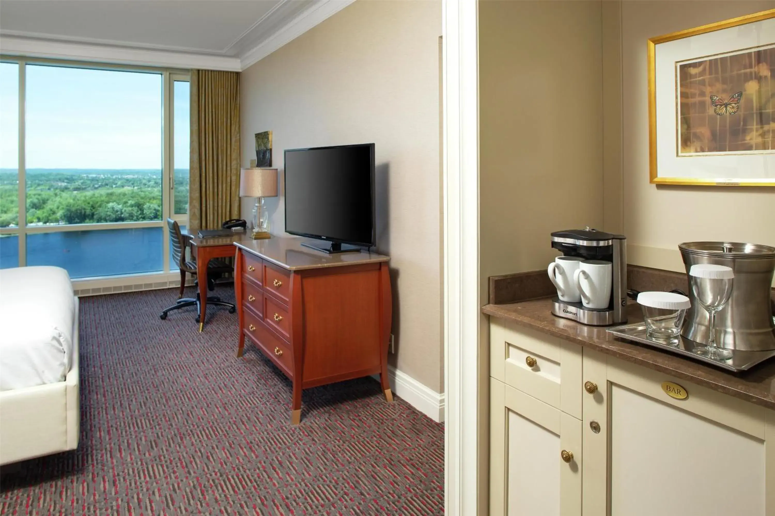 King Room with Lake View in Hilton Lac-Leamy King Room with Lake View in Hilton Lac-Leamy