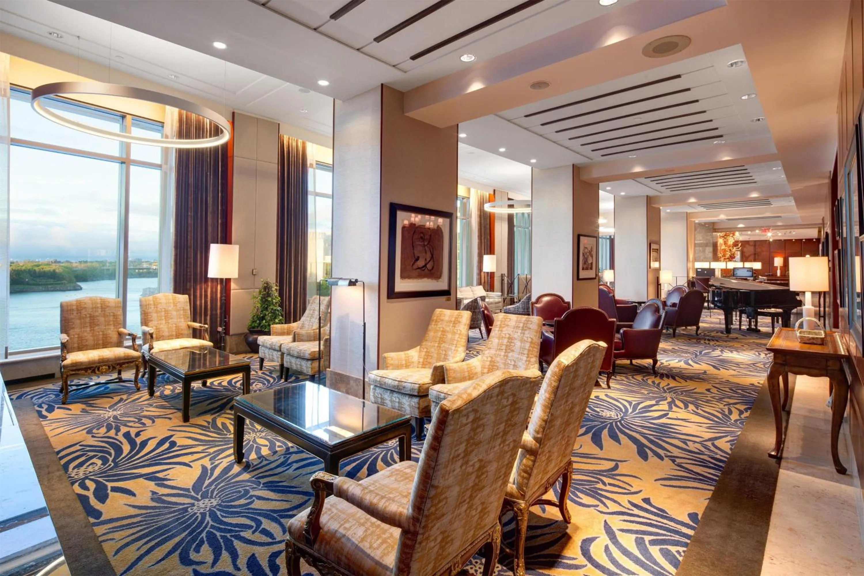 Lounge or bar in Hilton Lac-Leamy