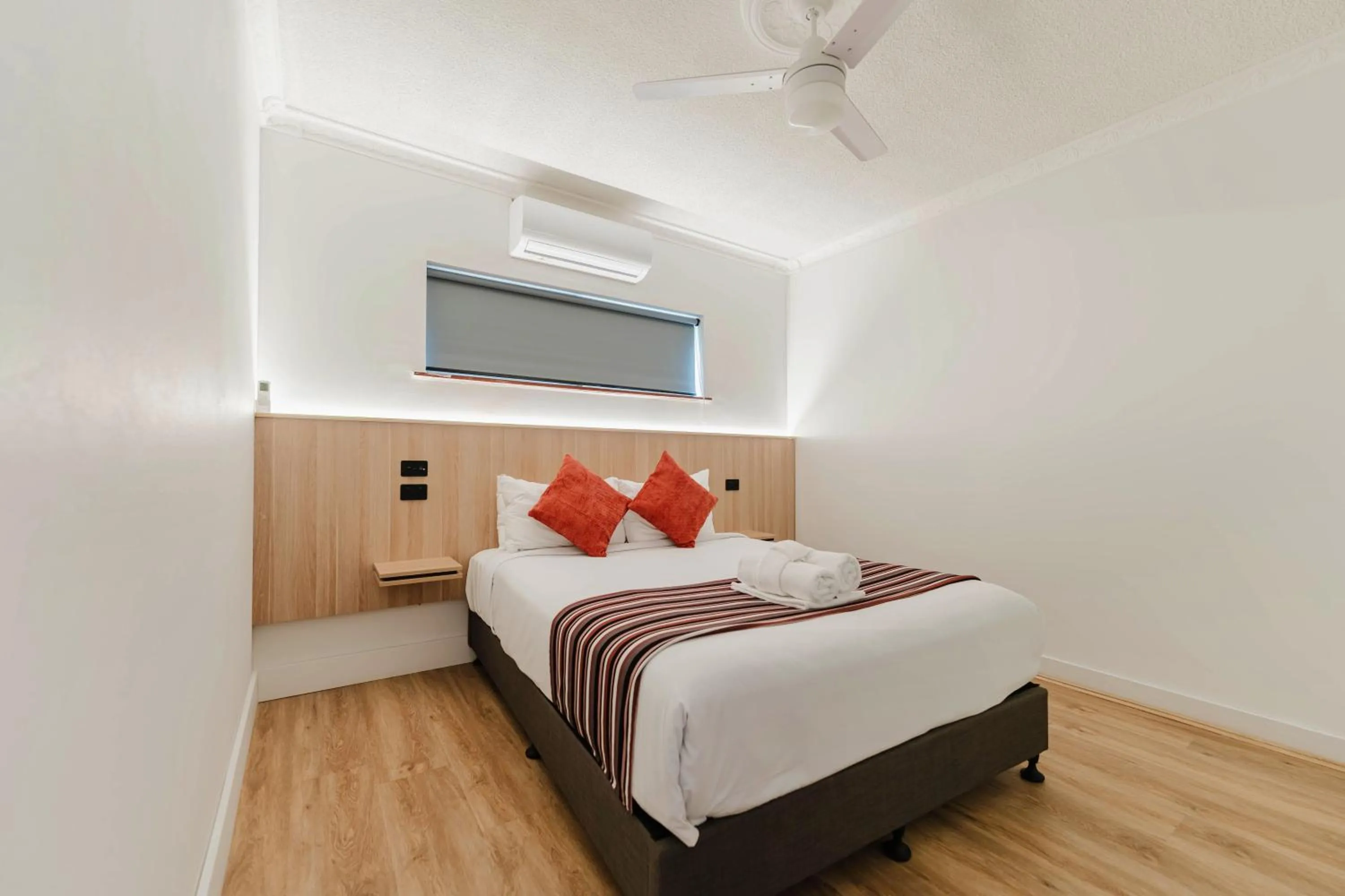 Bed in Country 2 Coast Motor Inn Coffs Harbour