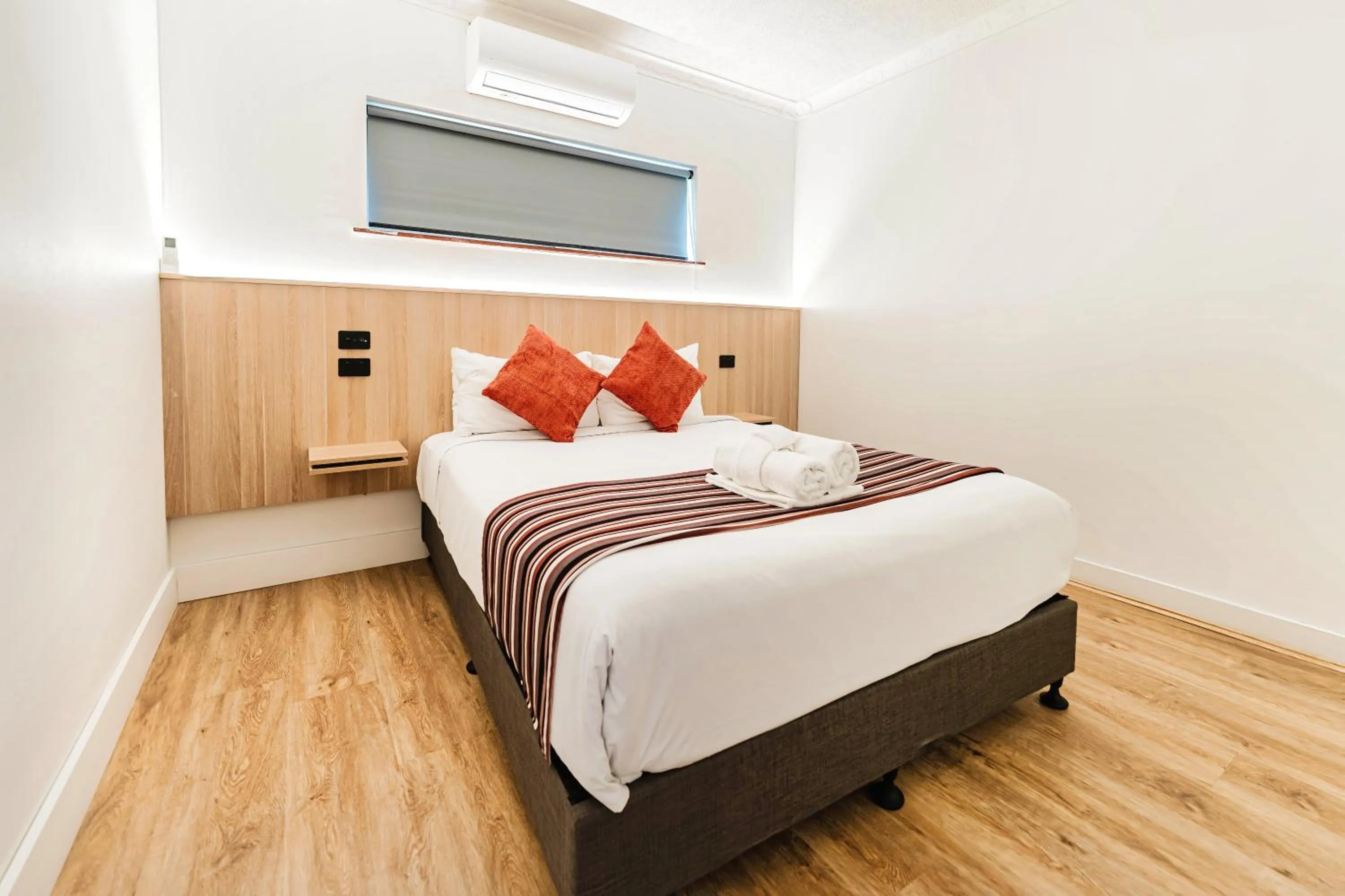 Bed in Country 2 Coast Motor Inn Coffs Harbour