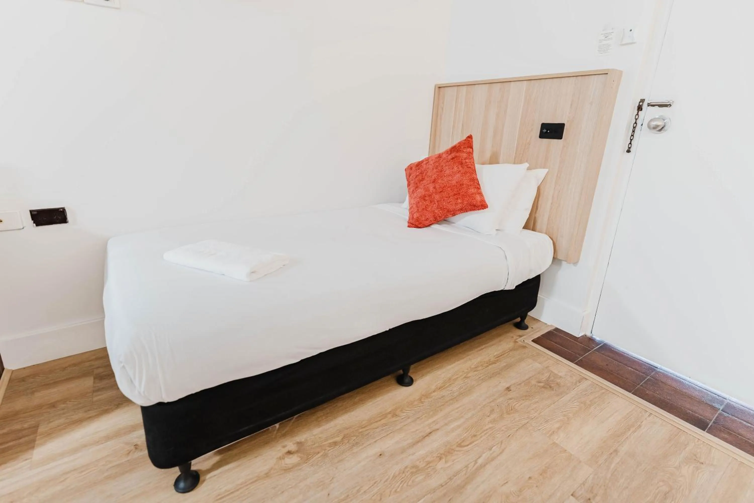 Bed in Country 2 Coast Motor Inn Coffs Harbour