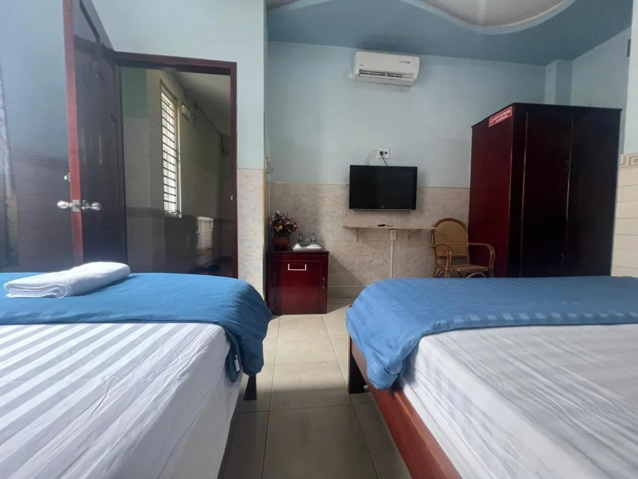 Bed in Kim Long Hotel