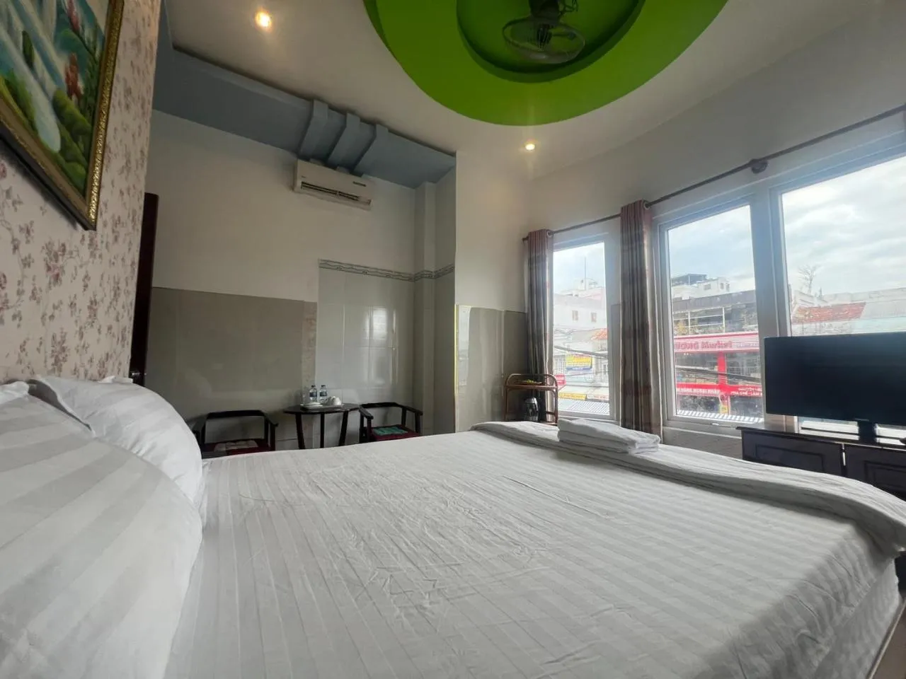 Bed in Kim Long Hotel