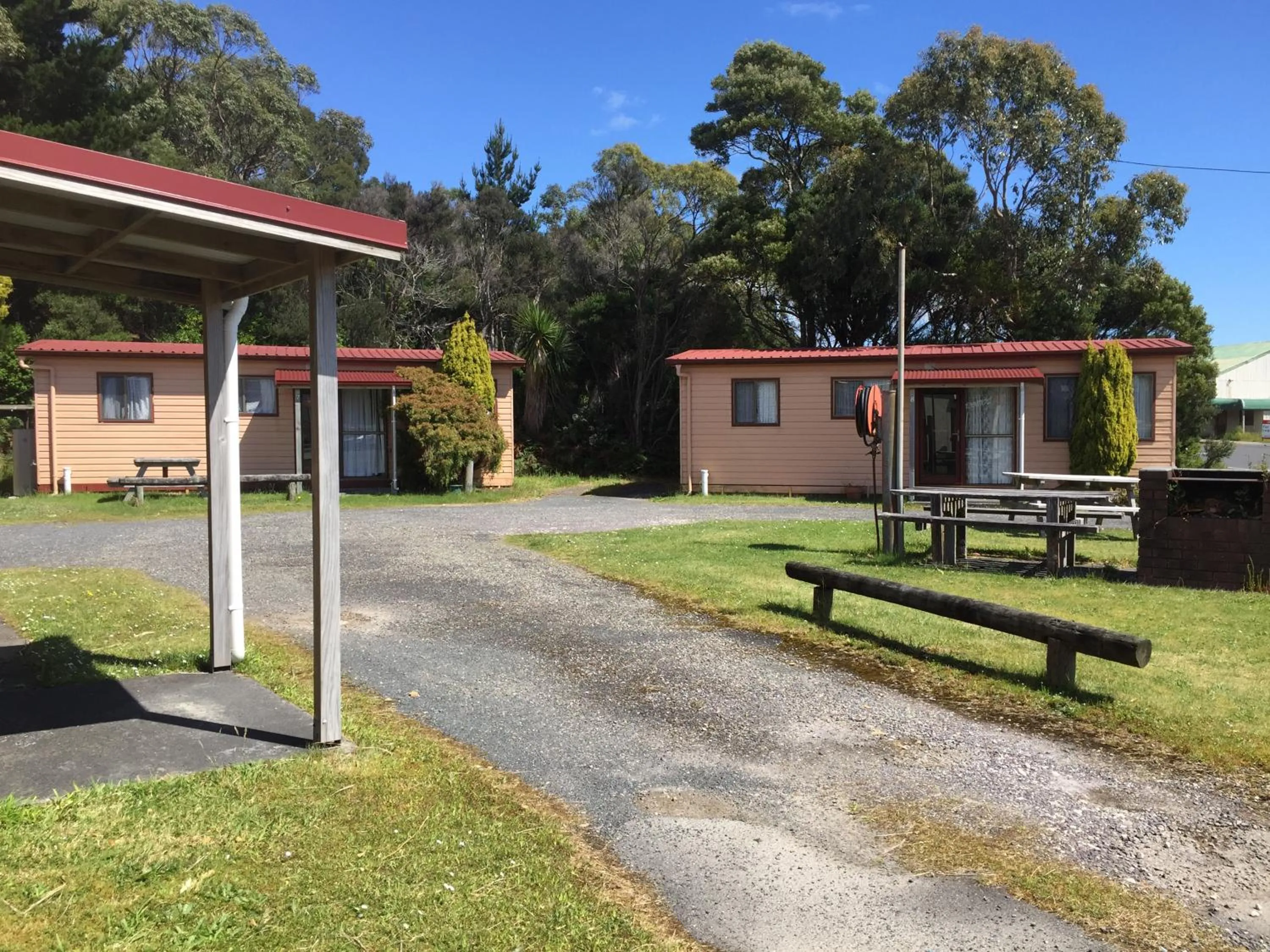 Regatta Point Tavern & Holiday Villas