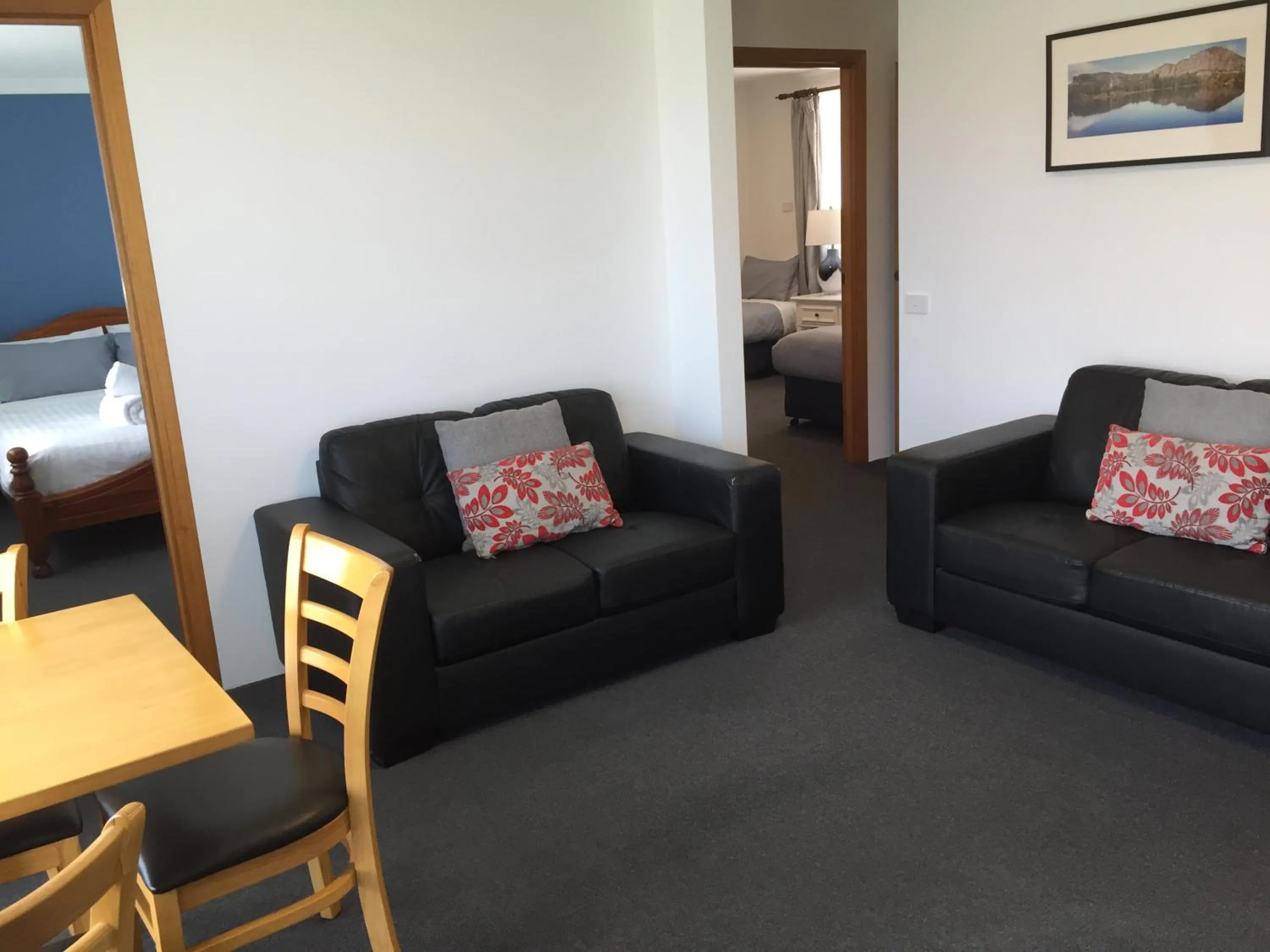 Regatta Point Tavern & Holiday Villas