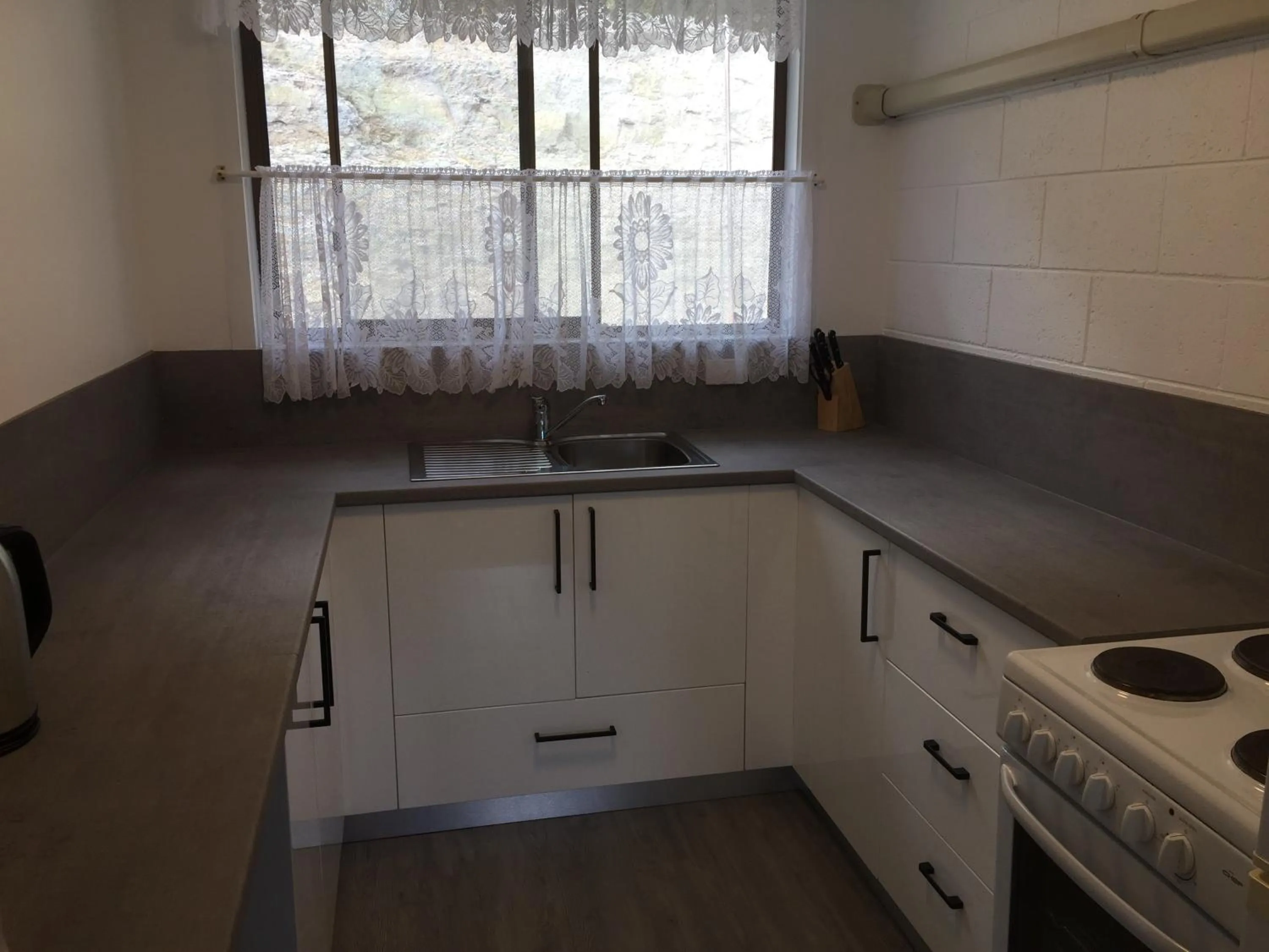 Regatta Point Tavern & Holiday Villas