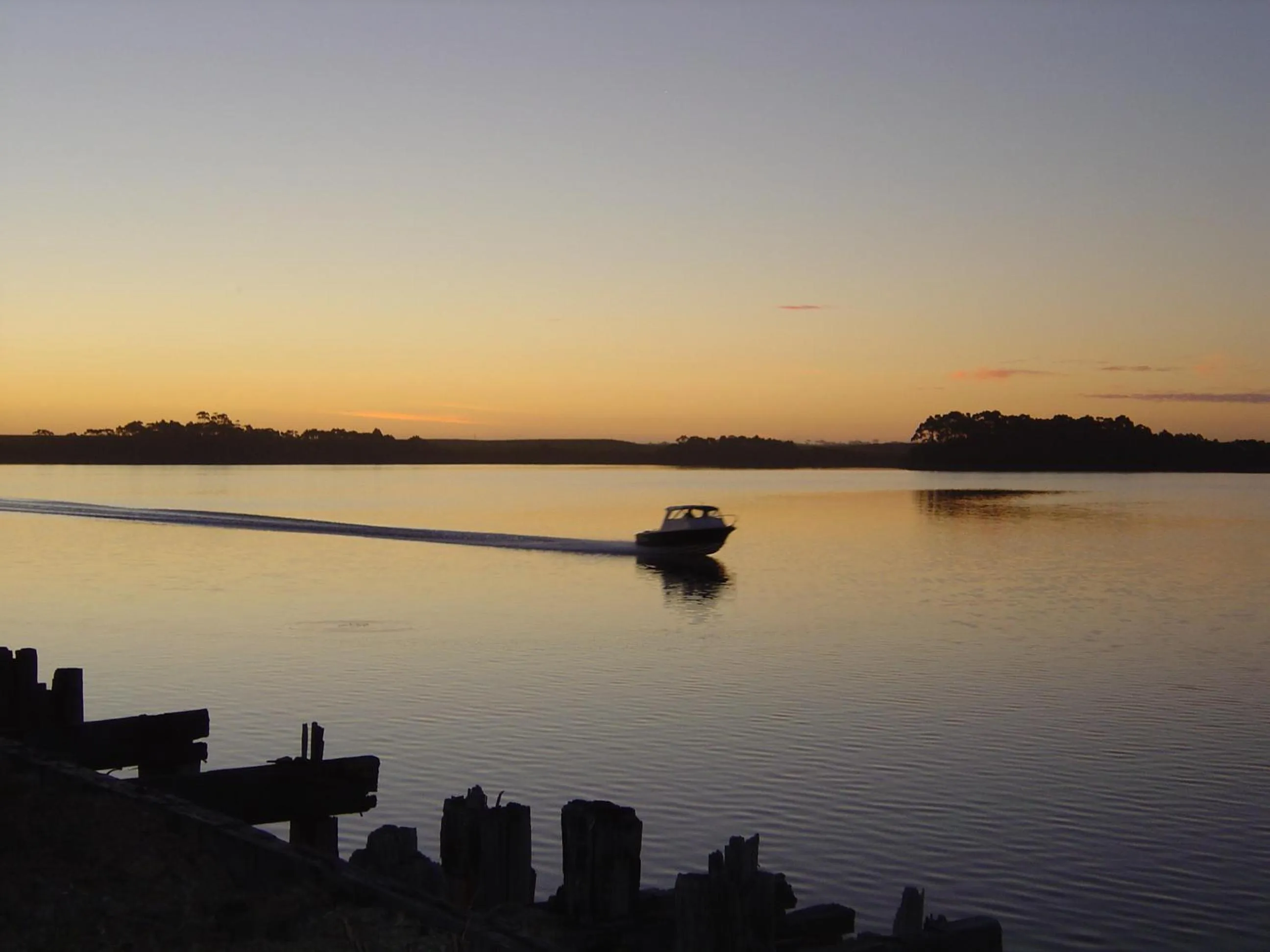 Sunset in Regatta Point Tavern & Holiday Villas
