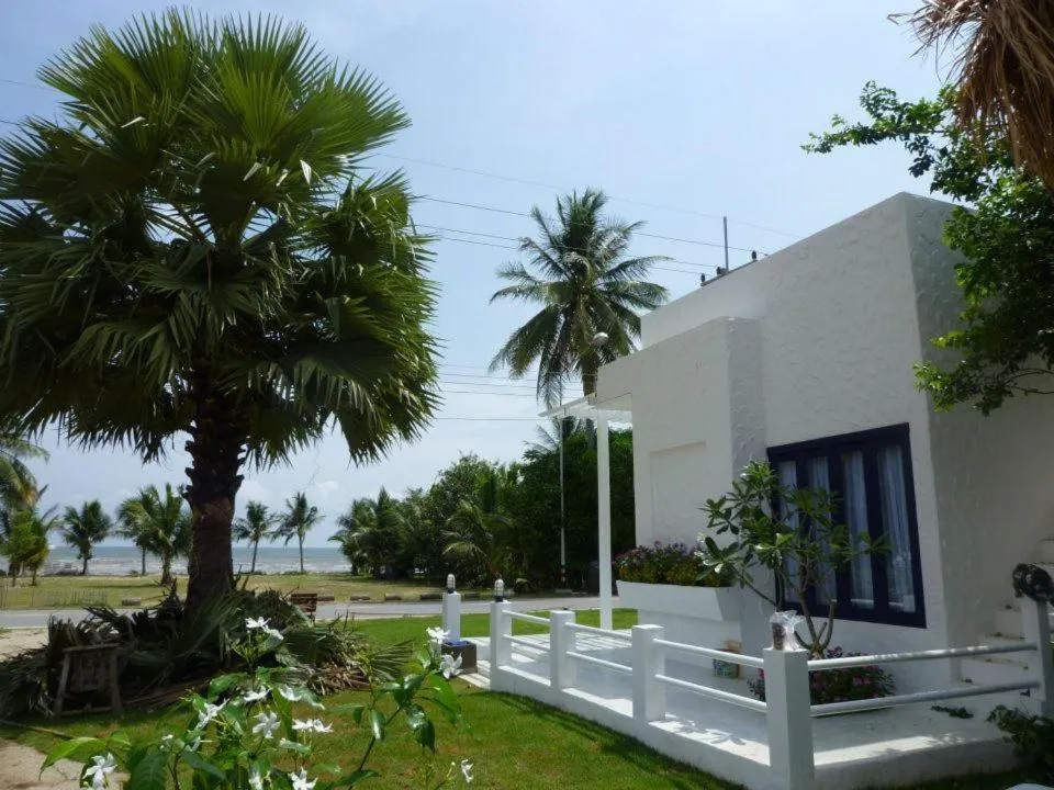 Laemsing Whitehouse Resort