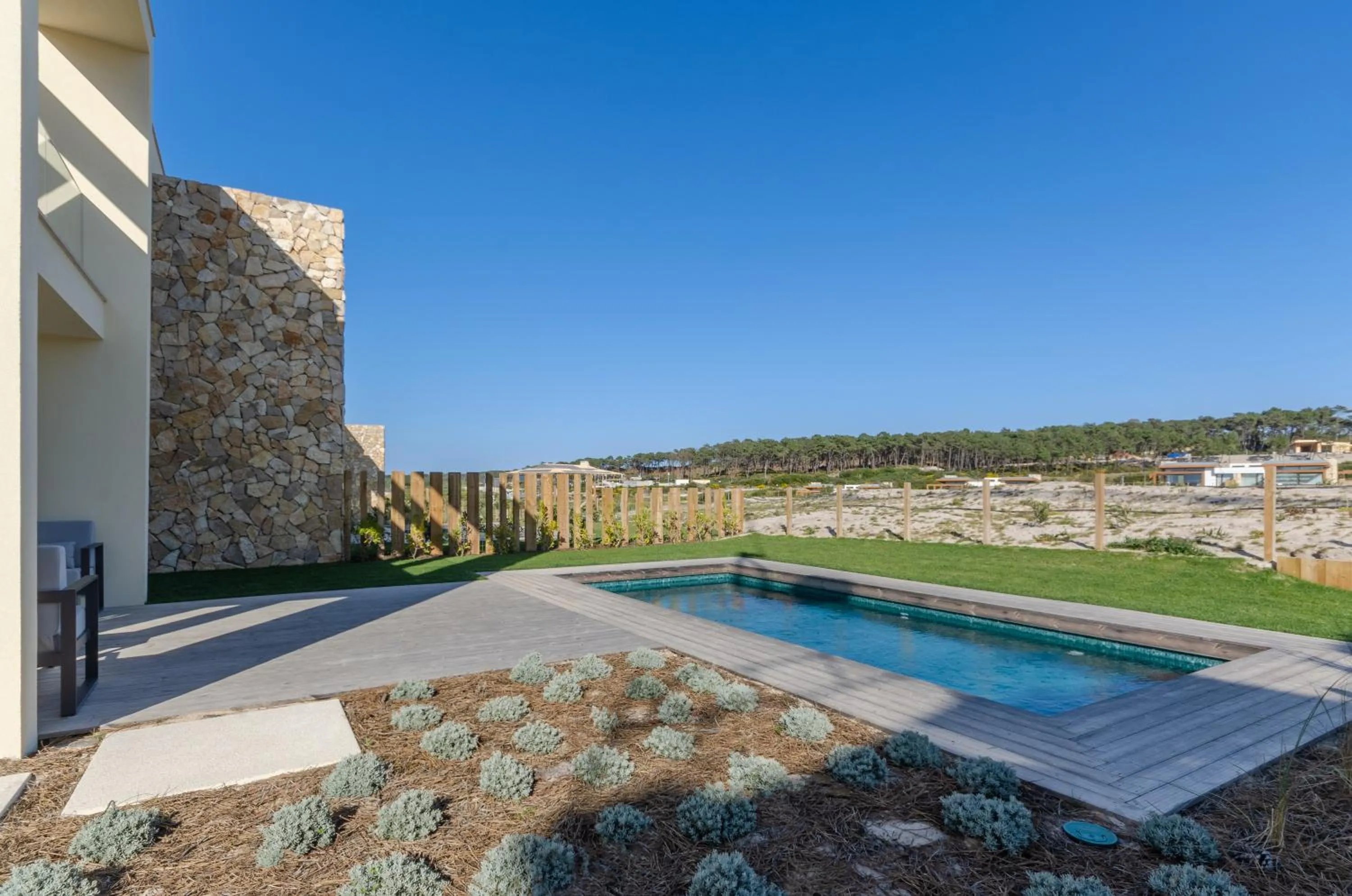 Swimming pool in West Cliffs Ocean and Golf Resort
