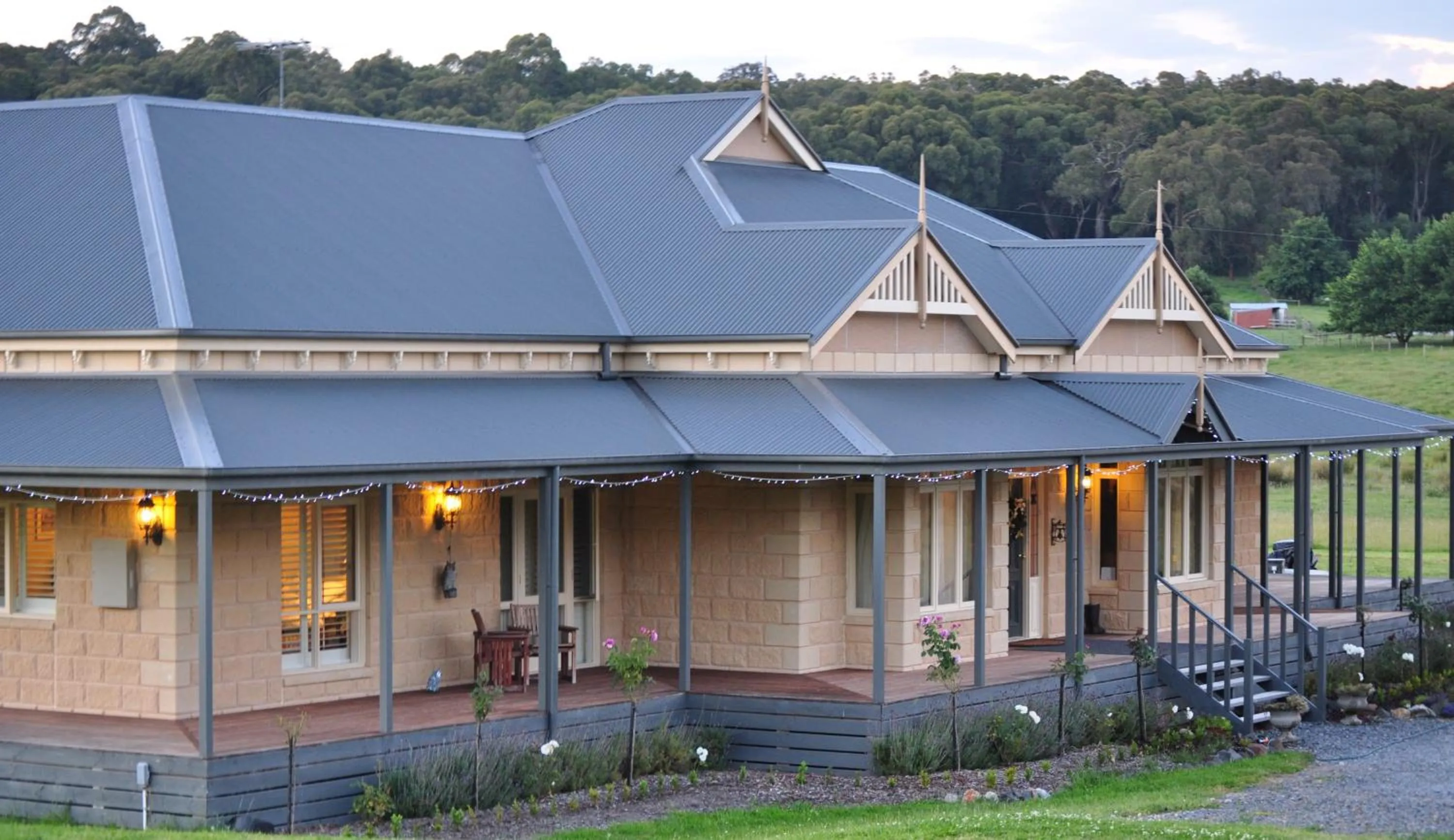 Facade/entrance in Tallawarra Homestead