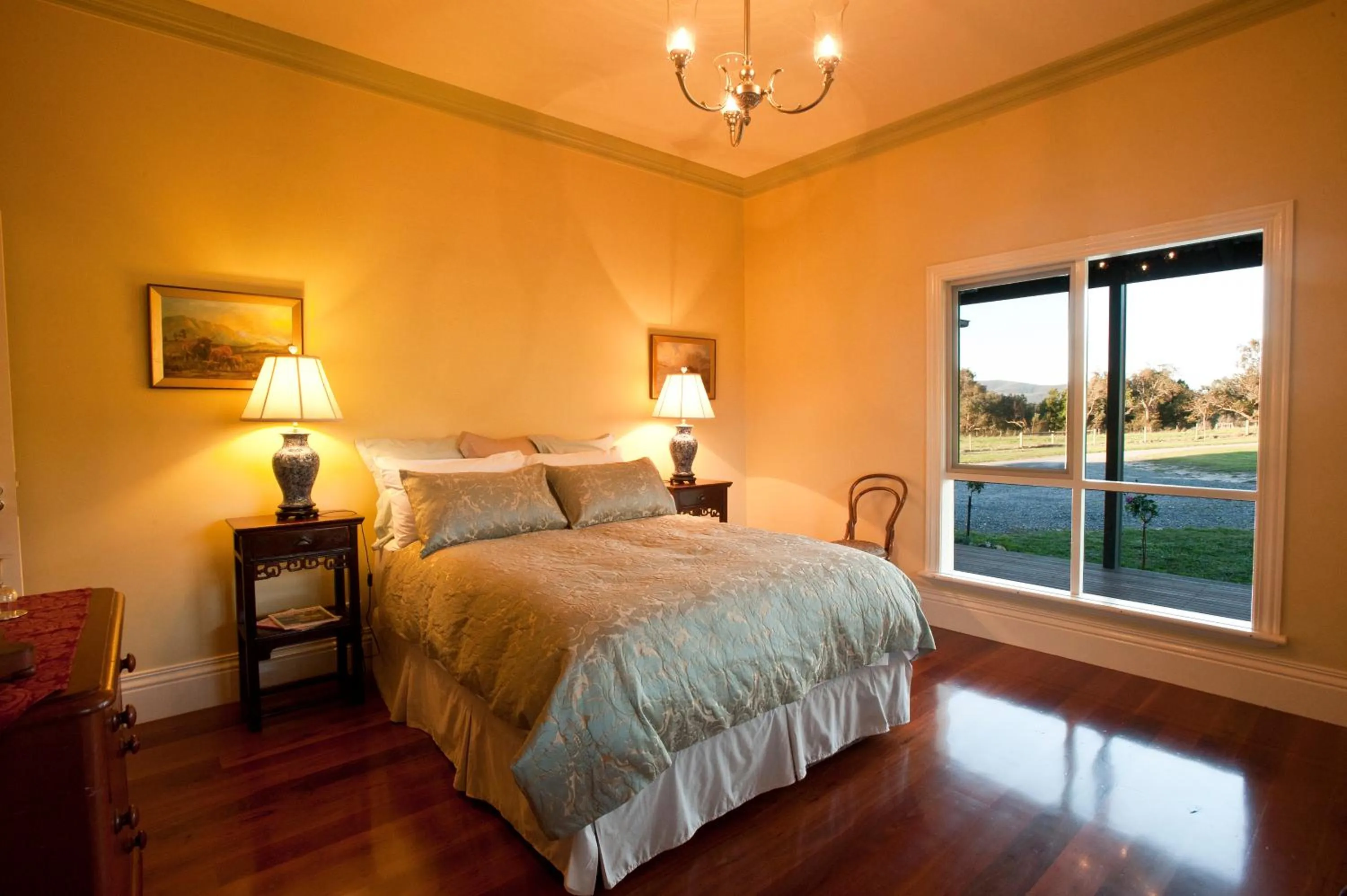 Bed in Tallawarra Homestead