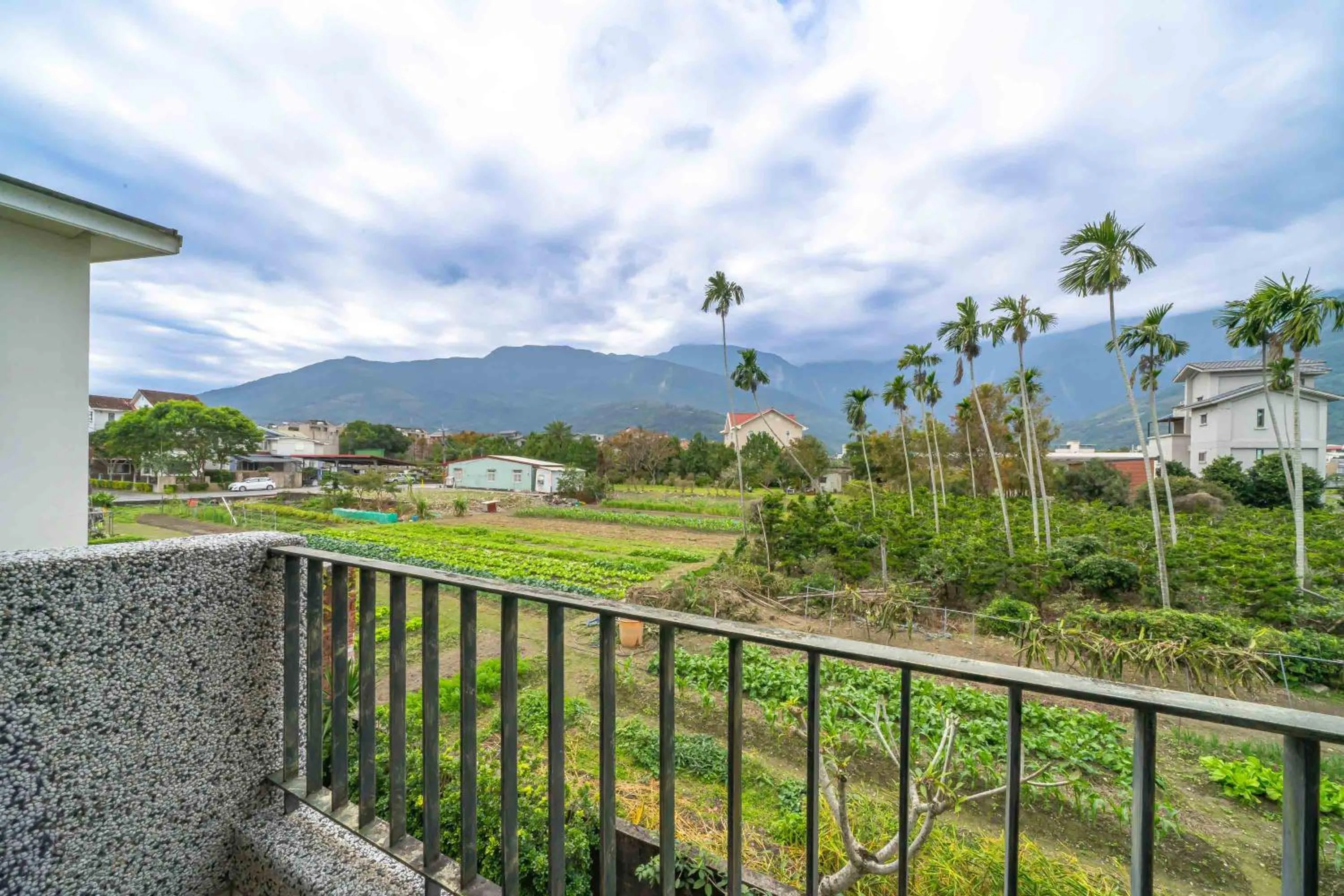 Natural landscape in 美麗晨曦民宿-附停車位 近慈濟