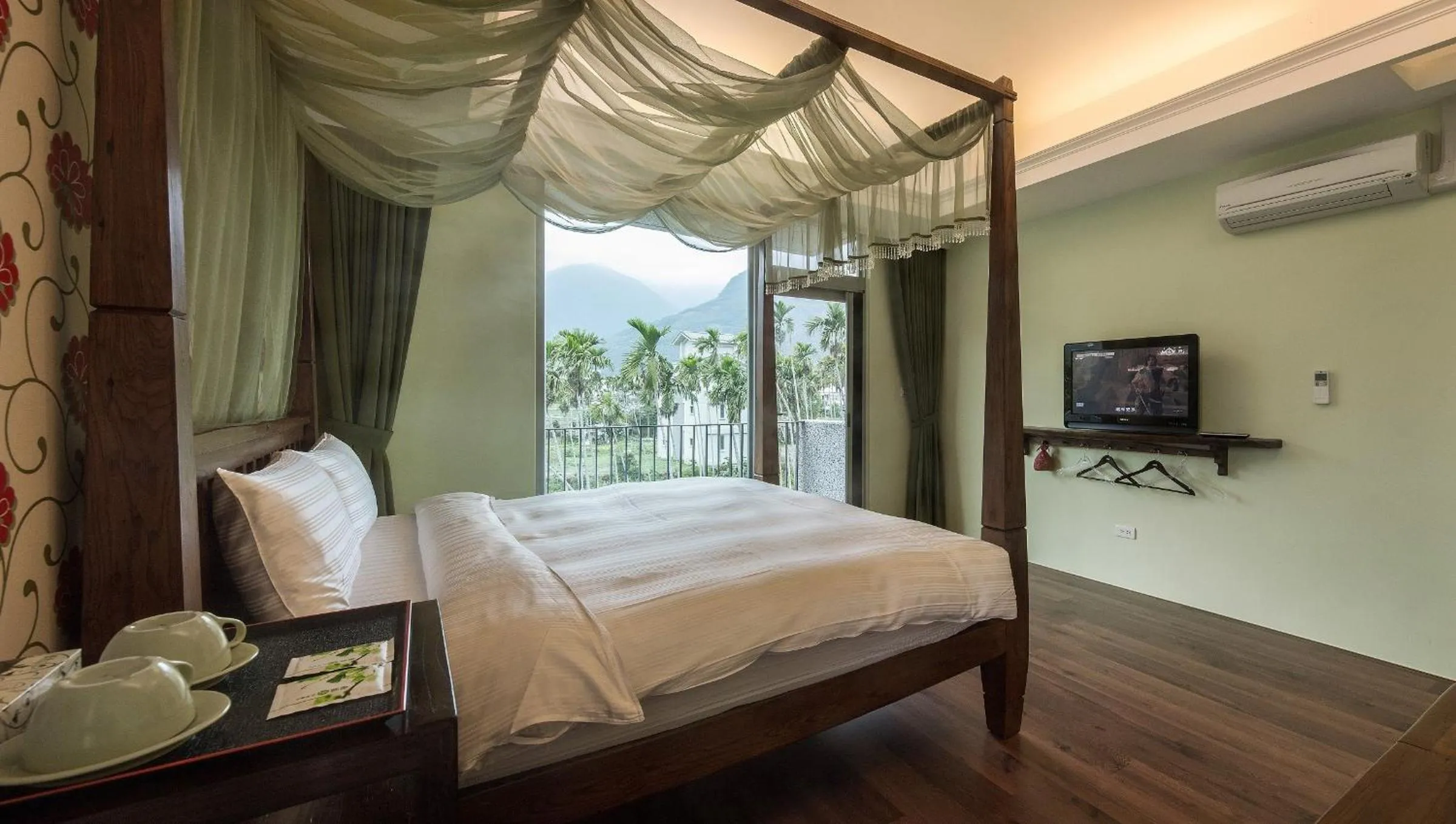 Spring in Pretty Sun B&B