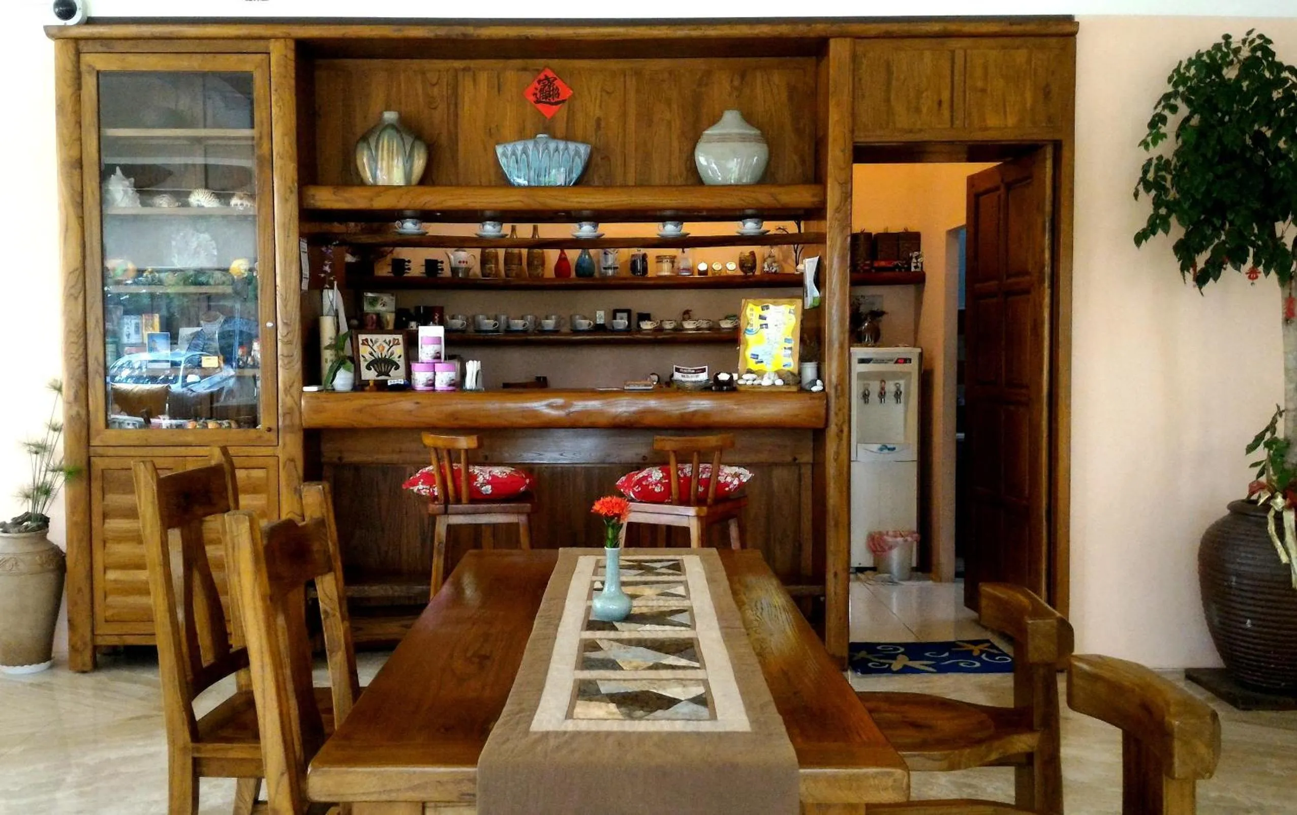 Restaurant/places to eat in Pretty Sun B&B