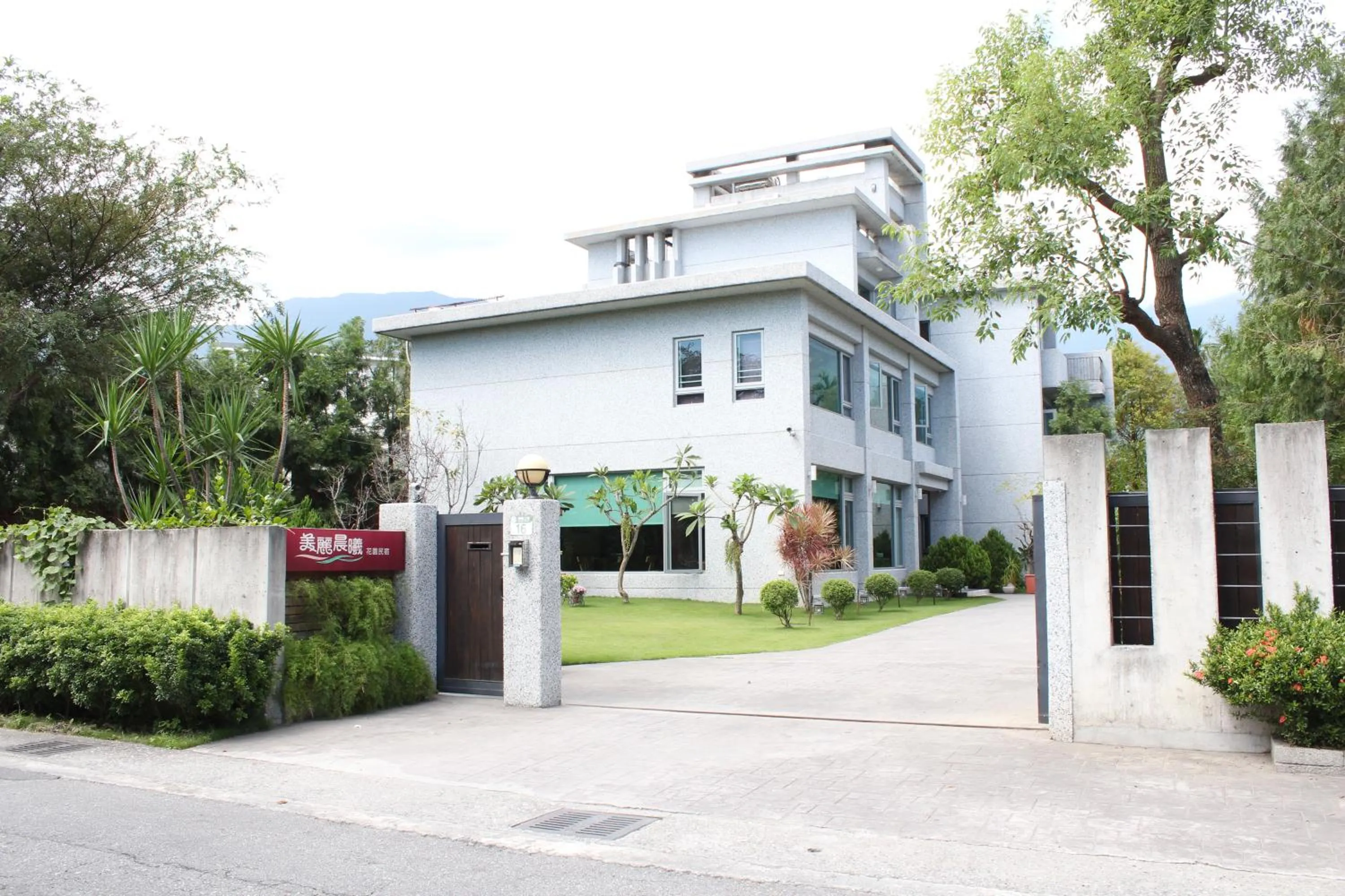 Property building in Pretty Sun B&B