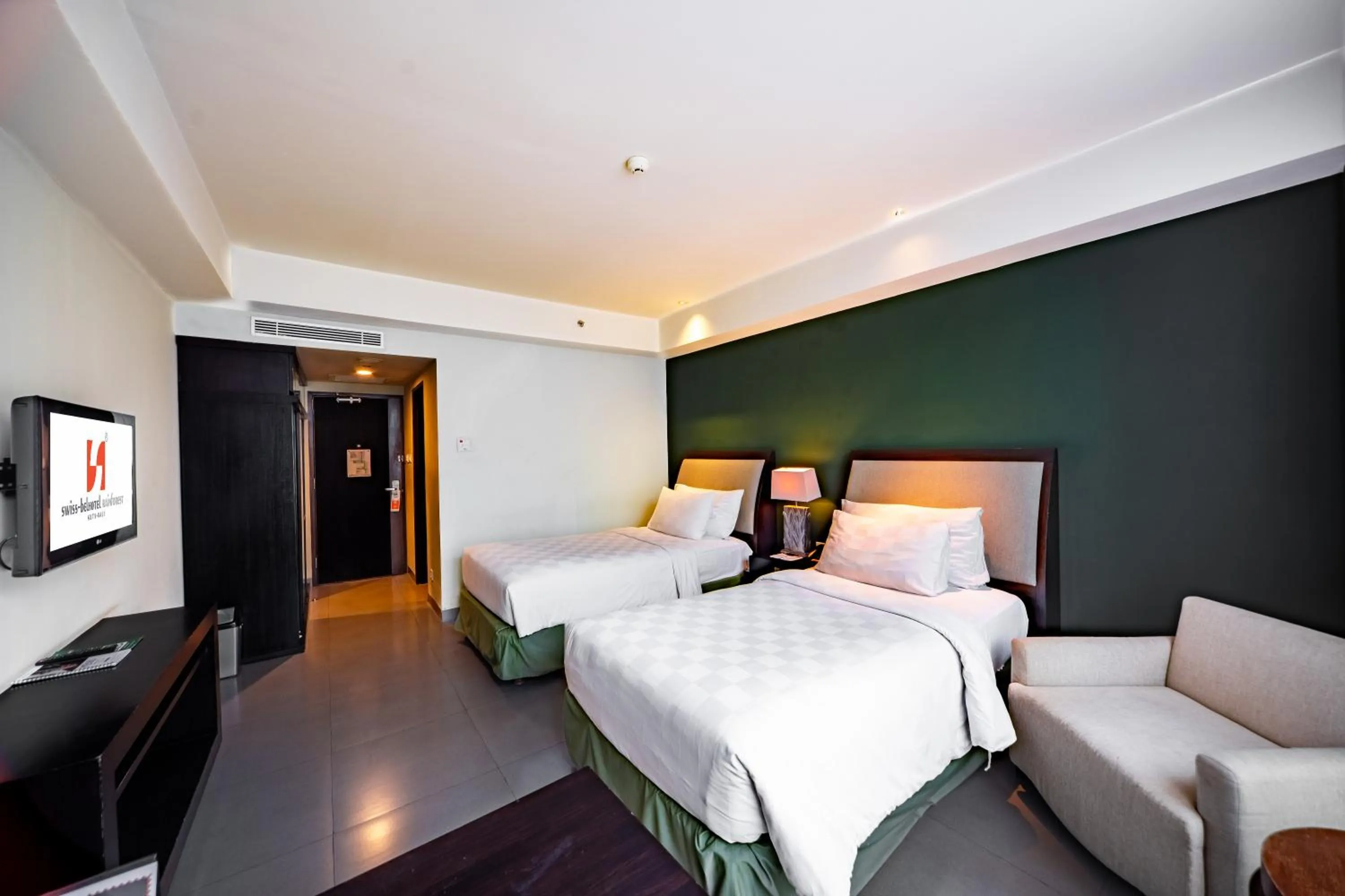 Bedroom, Bed in Swiss-Belhotel Rainforest