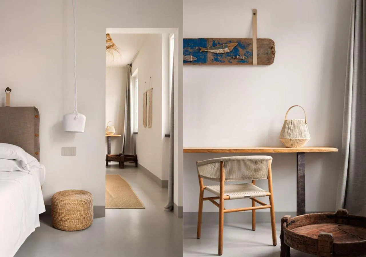 Bed in LA GUARDIA Hotel