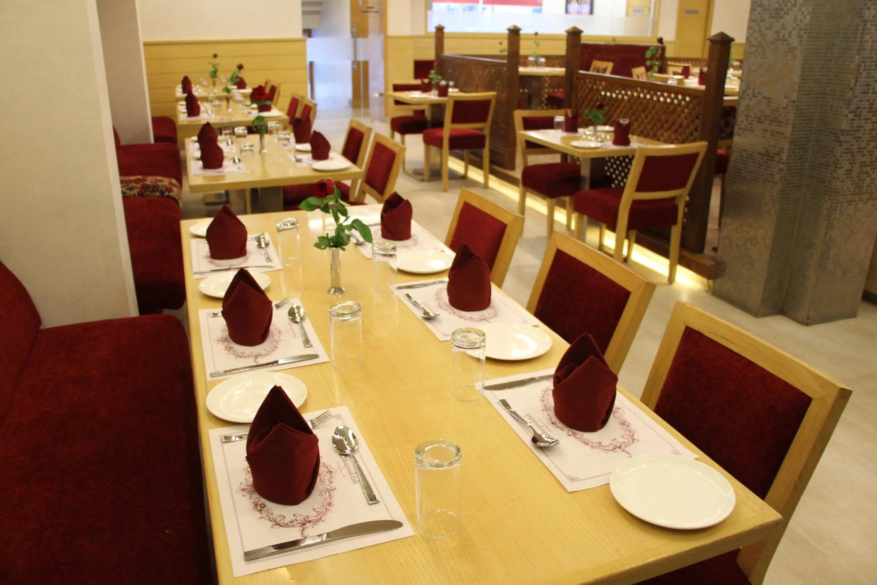Restaurant/places to eat in Hotel Dasaprakash