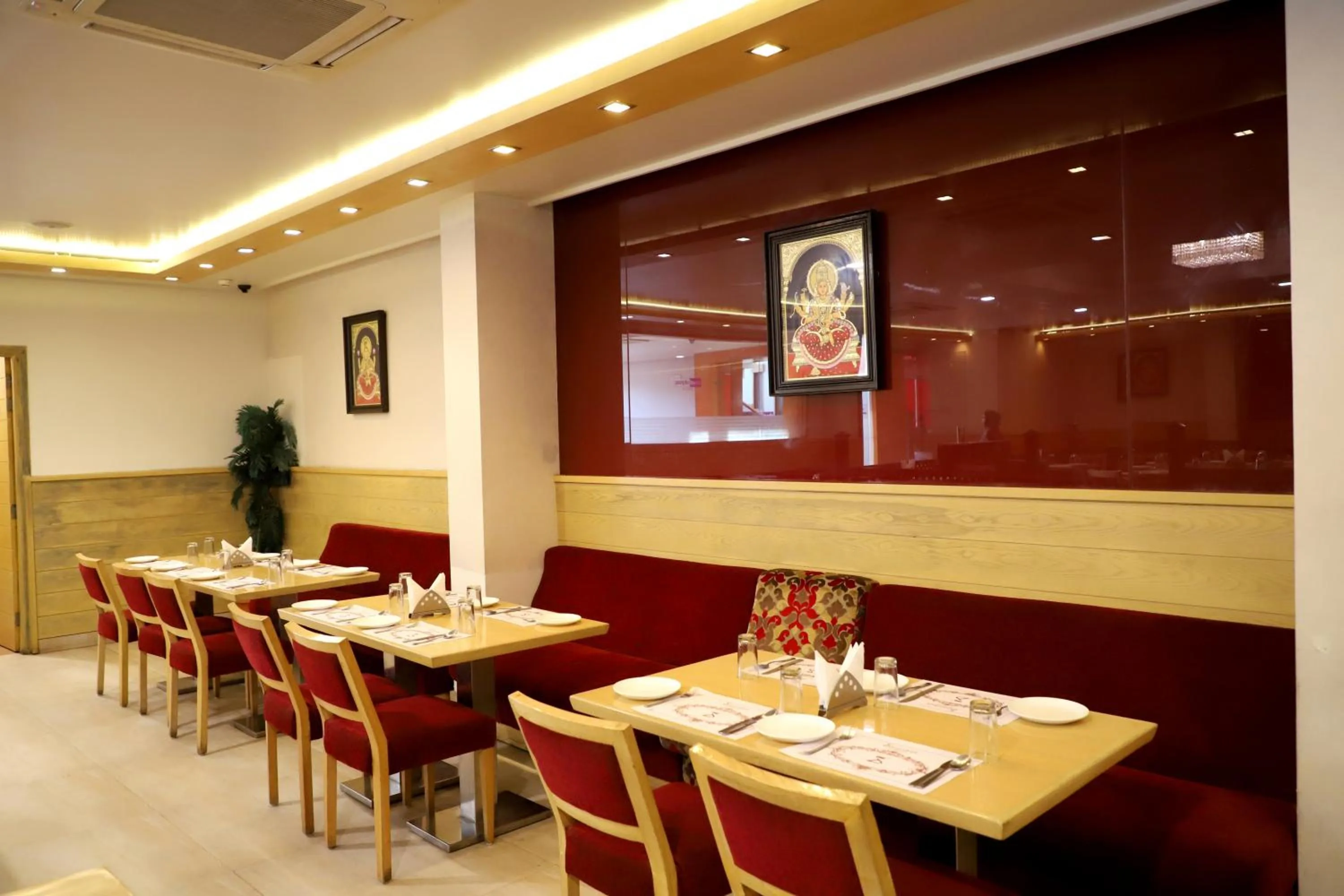 Property building in Hotel Dasaprakash