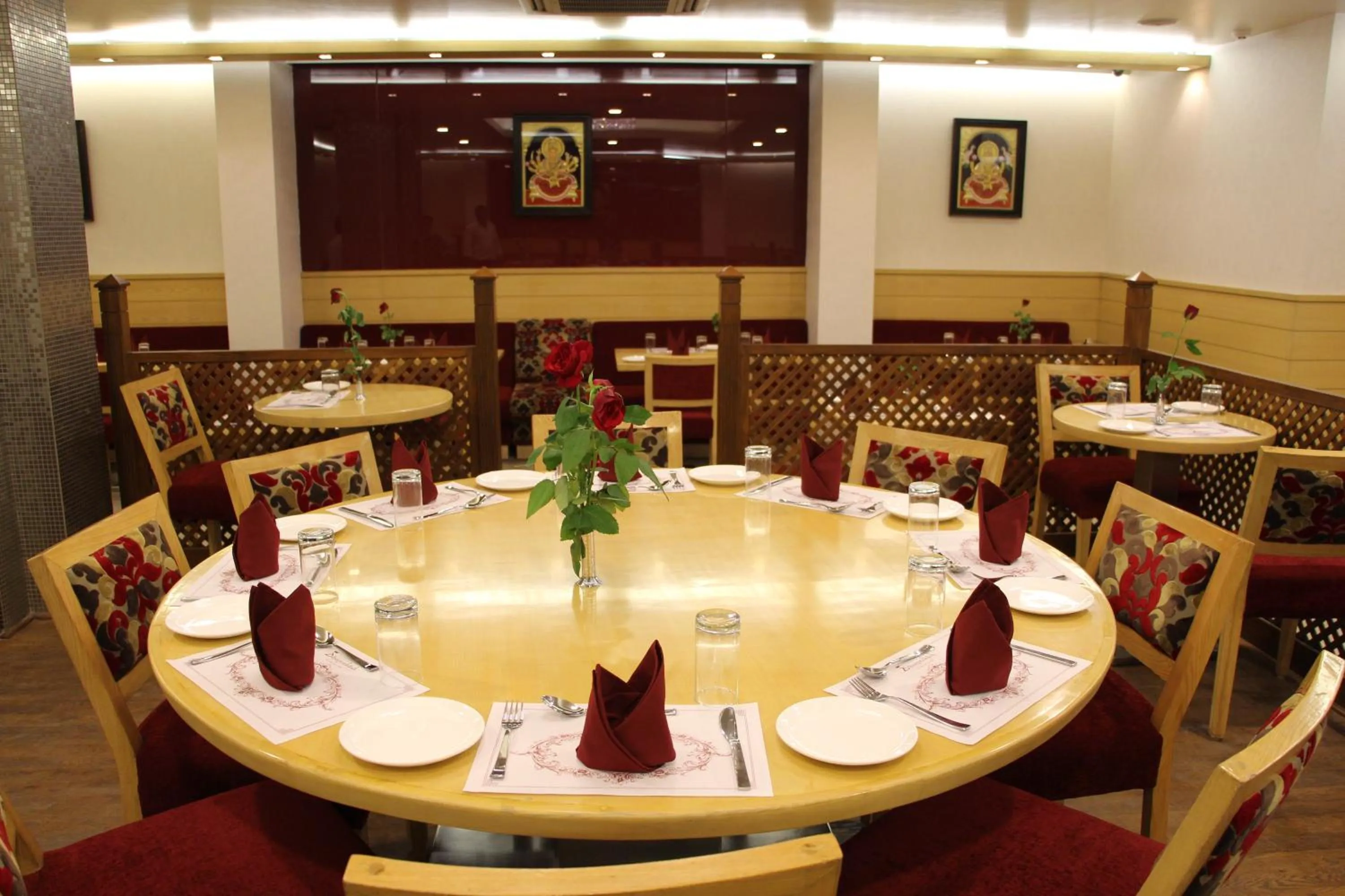 Restaurant/places to eat in Hotel Dasaprakash
