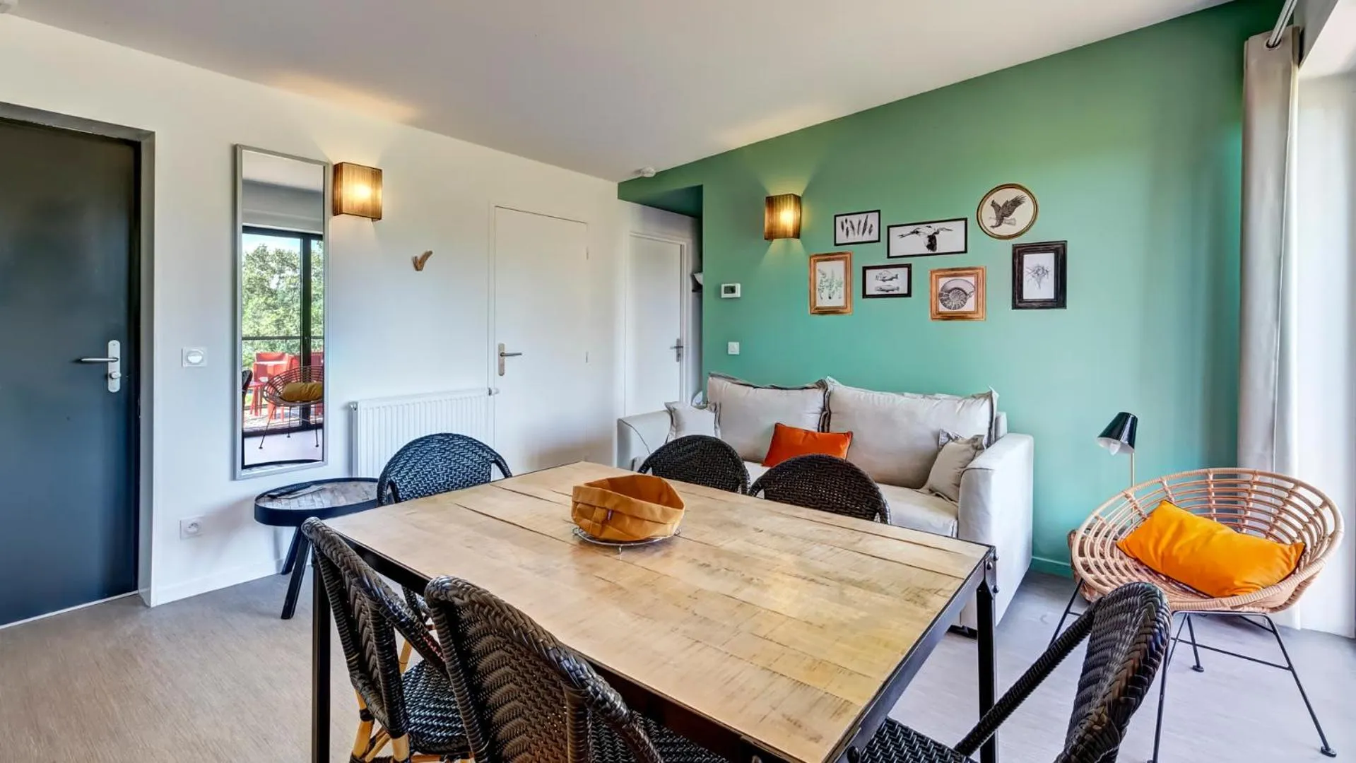 Dining area in Vacancéole - Le Village des Oiseaux