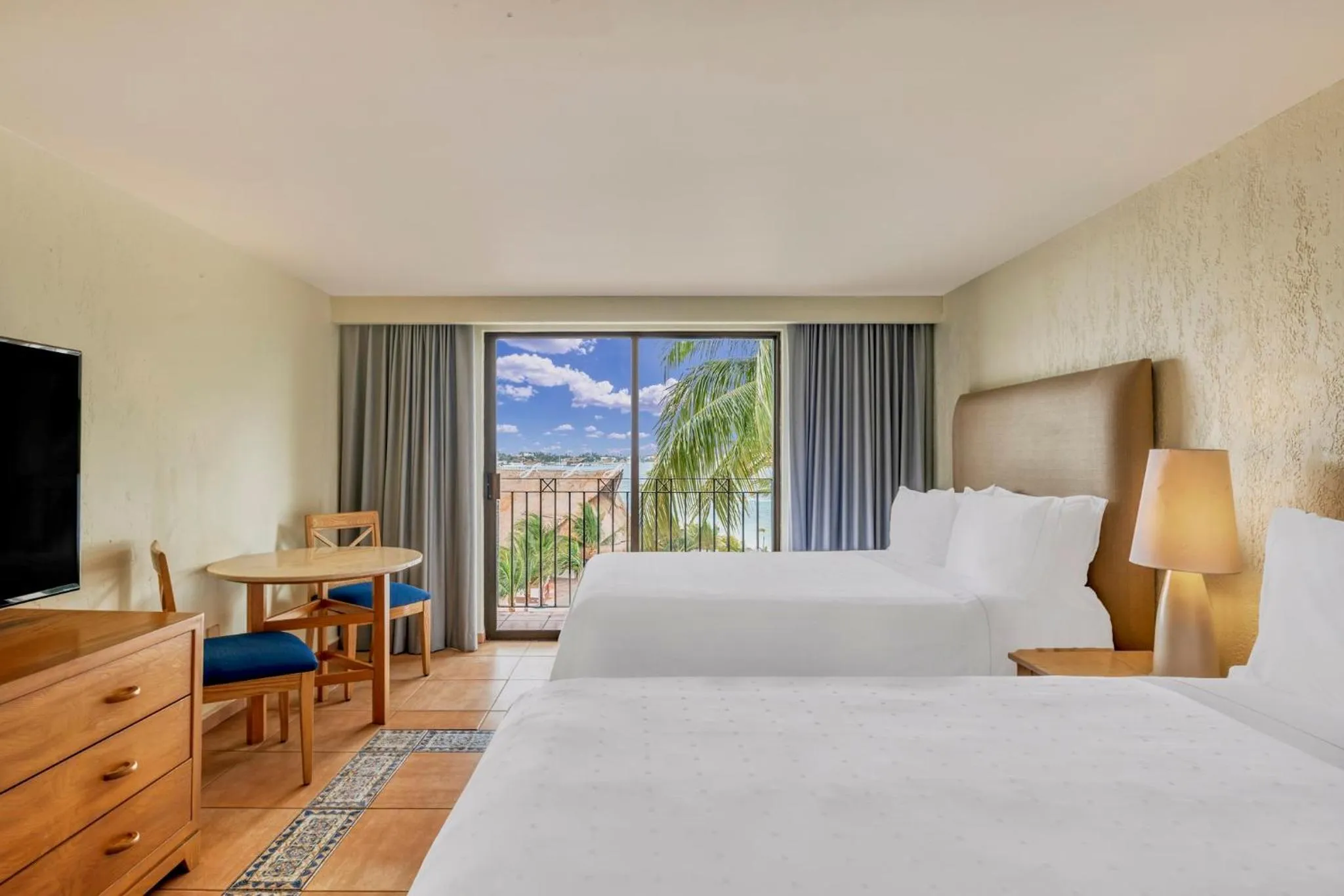 Photo of the whole room, Bed in Fiesta Americana Cancun Villas
