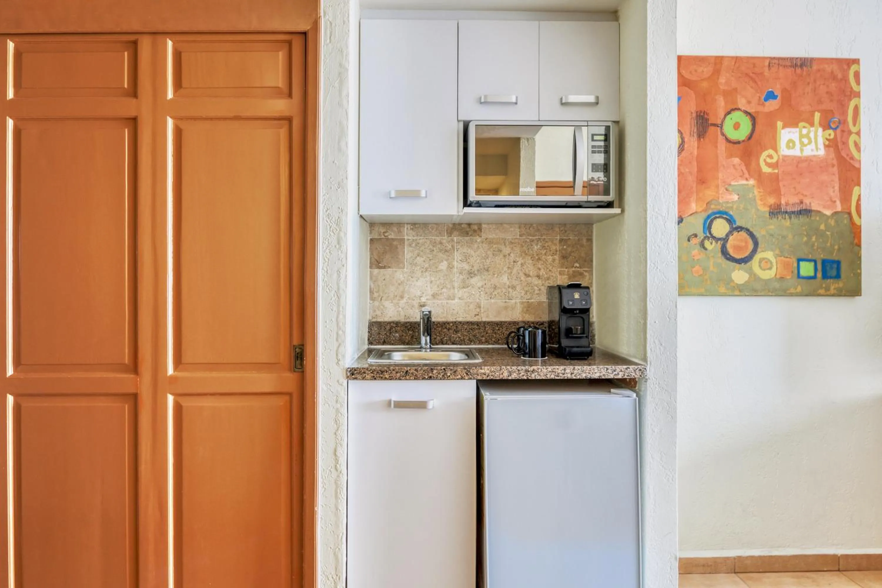 Coffee/tea facilities in Fiesta Americana Cancun Villas