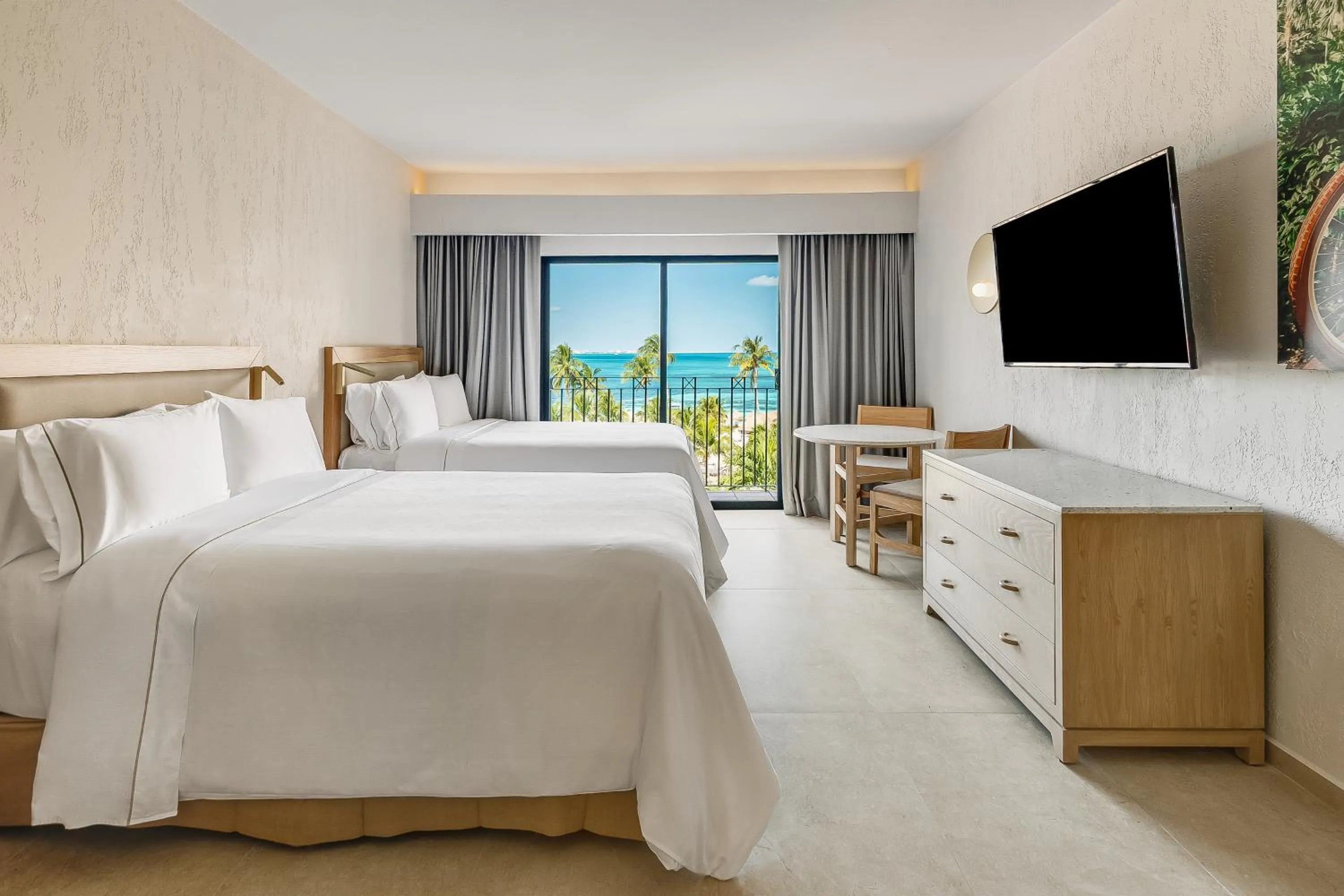 Bed in Fiesta Americana Cancun Villas