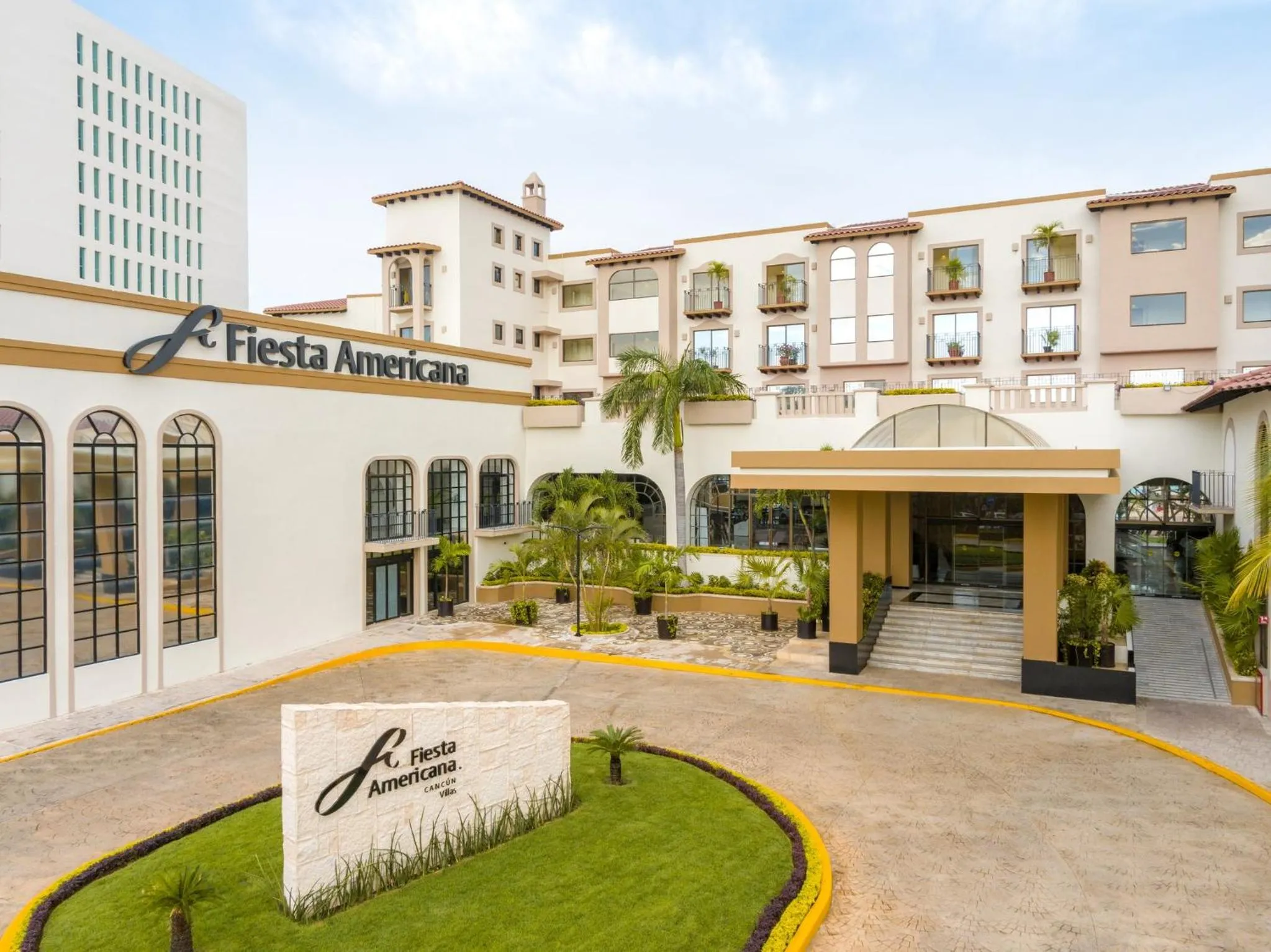 Property building in Fiesta Americana Cancun Villas