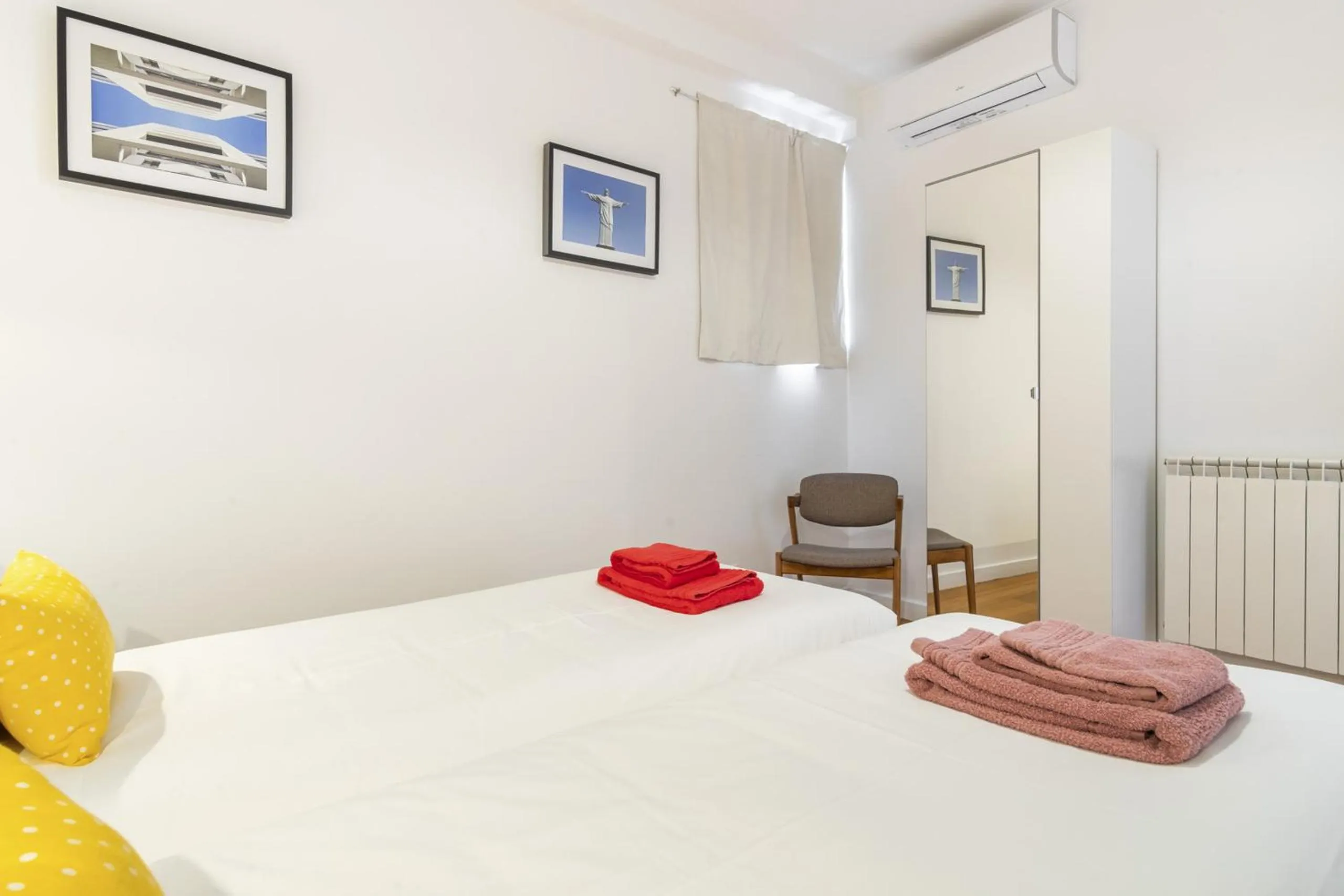 Bed in LV Premier Bica River View