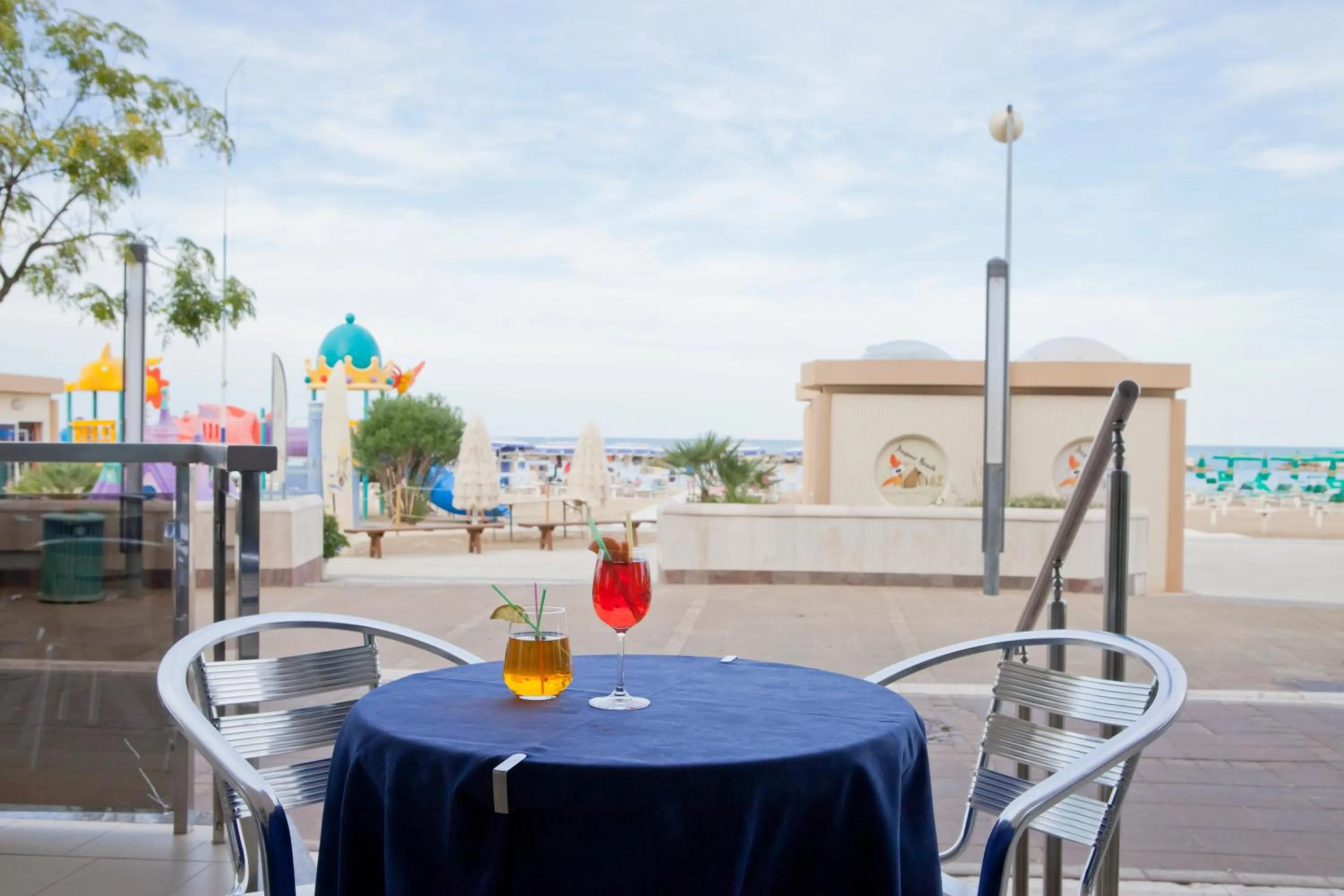 Seating area in Hotel Piccadilly