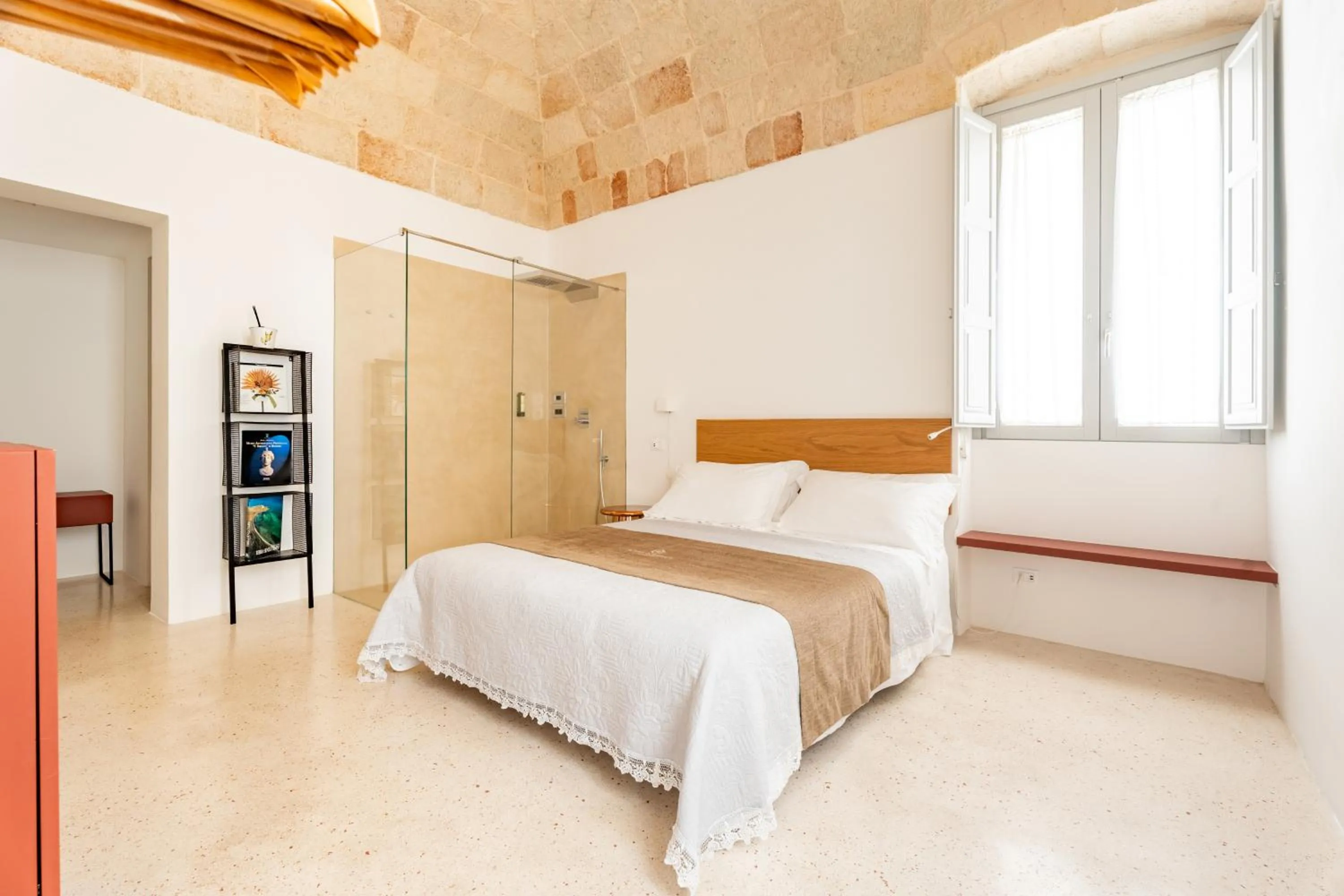 Shower, Bed in Donna Domenica Boutique Suites